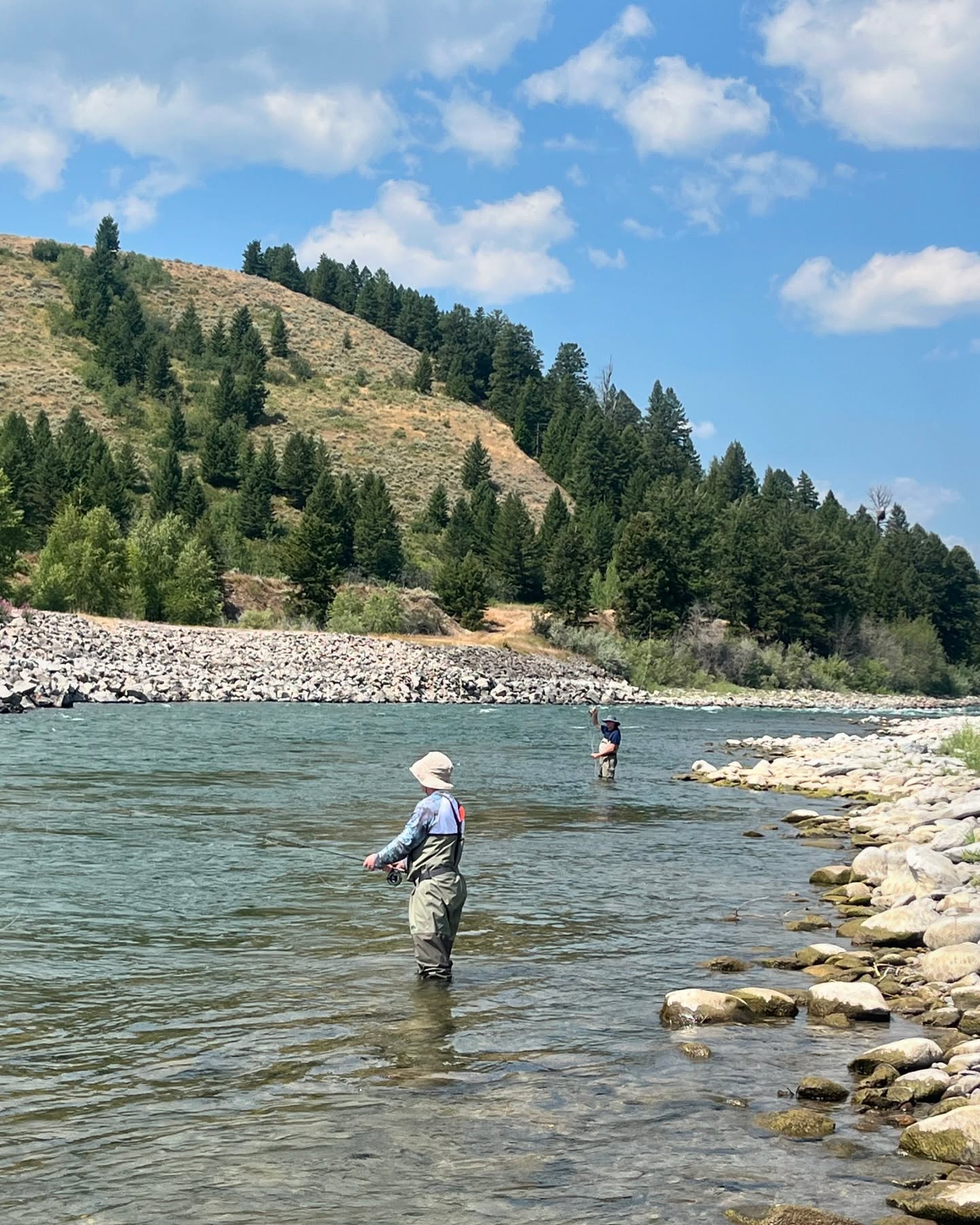 We’ve had some great weather this past week! Lots of fish and beautiful views to go with it!
#guidedfishing #tetons #Troutfishing #flytying #letsgofishing #Trout #catchandrelease #flyfishingaddict #flyfishinglife #Sageflyfishing #flyfishing #Wyoming #westernriveranglers #travel #wildtrout #Smithoptics #flyfishingadventures #patagonia #jacksonhole #fishing #yellowstone #orvis