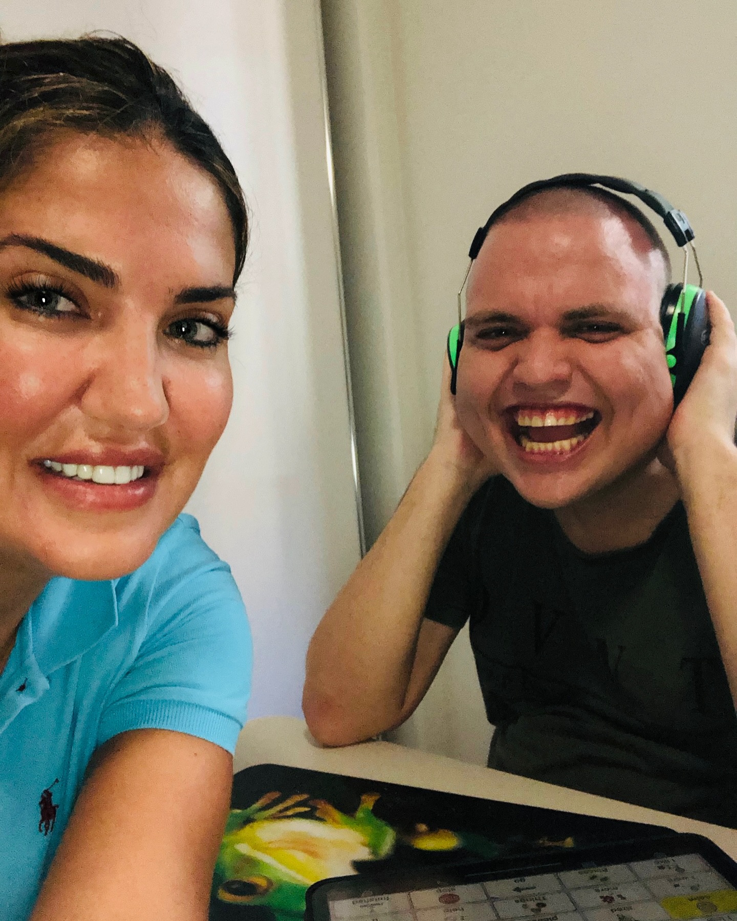 Pure joy and connection 💛Moments like these remind me why I love what I do. Seeing that smile makes everything worthwhile ☺️
I am so proud of you Bren. You are kicking massive goals 🙌🏼
#purejoy
#proudmoment
#Inspiration
#makingadifference
#lovewhatido
#celebratingsuccess
#goalsachieved
#keepshining
#positivevibes
#spreadthelove