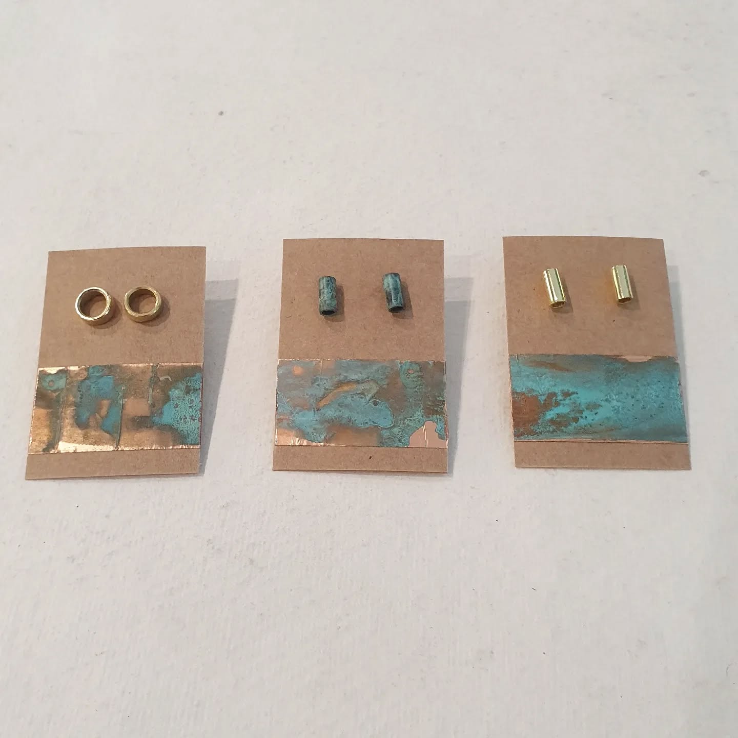 Studs studs studs! Want some verdigris industrial earrings? Come to Divinity studio @manchestercraft
Or if you're liverpool based @bluecoatdisplaycentre
Or DM me and I can stick em in the post to you.
#verdigris #industrial #jewellerydesign #brassjewellery
#jewellery #jewelry #earrings #contemporaryjewellery