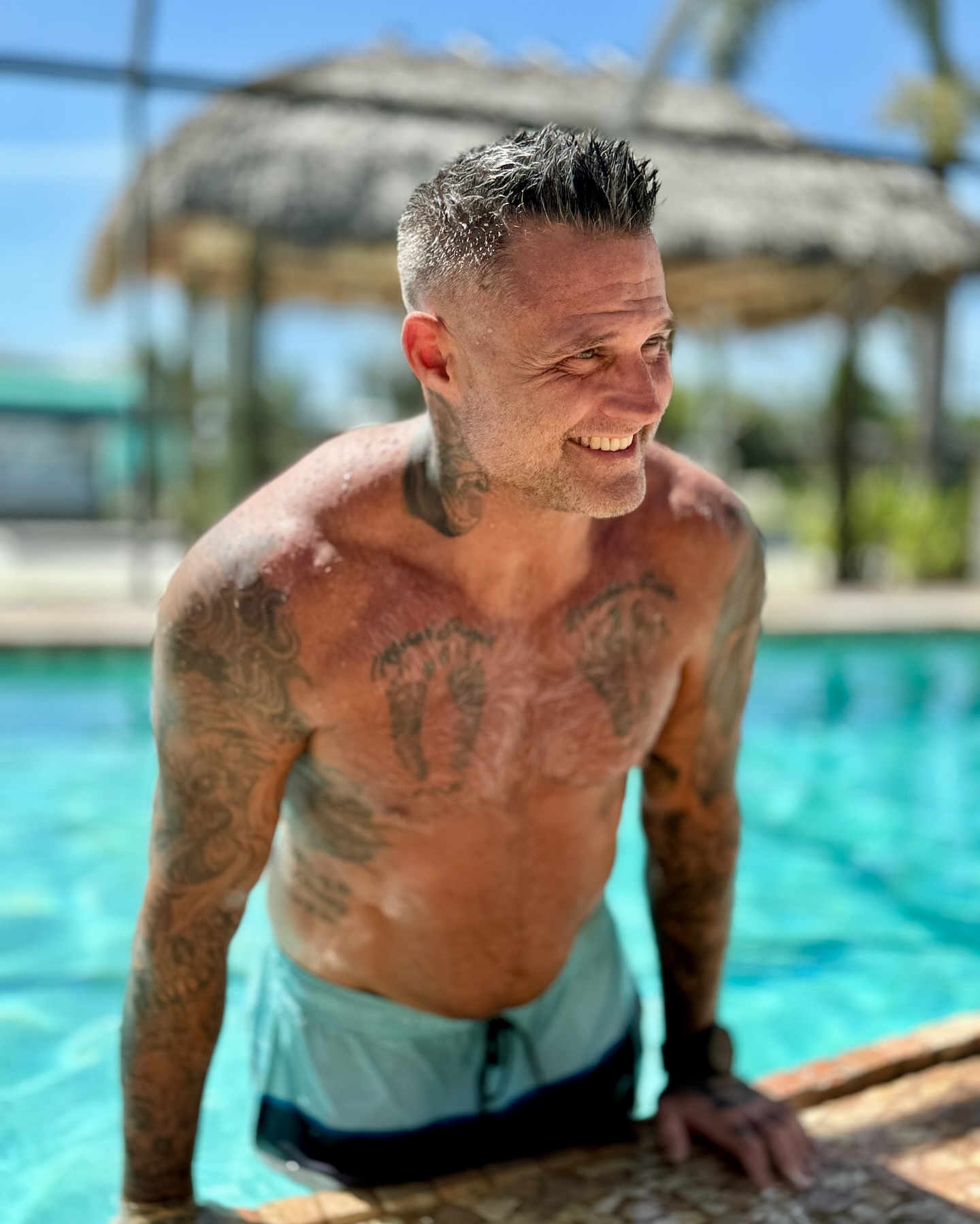 This is 50.
The point in my life when I realized strength doesn’t come from what you can do, it comes from overcoming the things you once thought you couldn’t.
💪🏽 Life’s thrown a few curveballs my way recently, but every challenge is just another rep, another set. It’s not always easy, but I’ve learned that mental resilience is the key to pushing through tough times, both in and out of the gym.
This journey is about more than fitness—it’s about growing stronger in every way possible. 🧠💪🏽
To everyone out there going through it: remember, progress happens in the struggle. Keep showing up for yourself, and you’ll be amazed at how much you attract.
#StrongerEveryDay #mindbodysoul #50AF #mentalhealth #memtalstrength #HanleyStrength