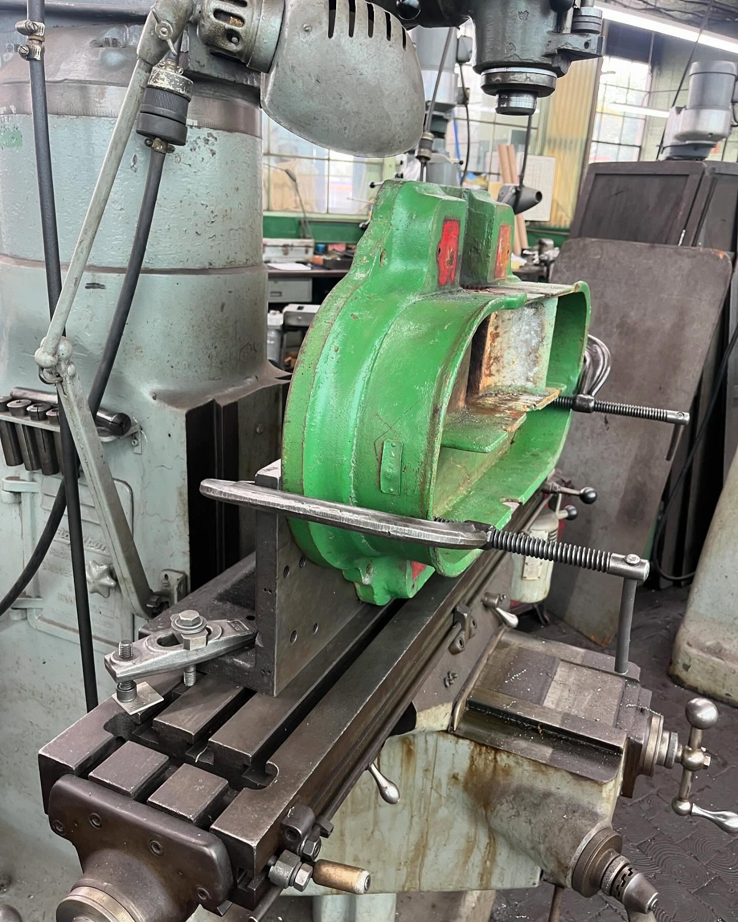 The paper beater restoration continued. It had some 100 year old hardware rusted into really tight spots, so it needed to be drilled and retapped. We managed to keep it the same thread size. This setup was a good one. #starkpressco #pinklinepress #printnj #papermaking #paperbeater #hollanderbeater #handmadepaper #equipmentrestoration #printingpress #preservationthroughproduction #machinist