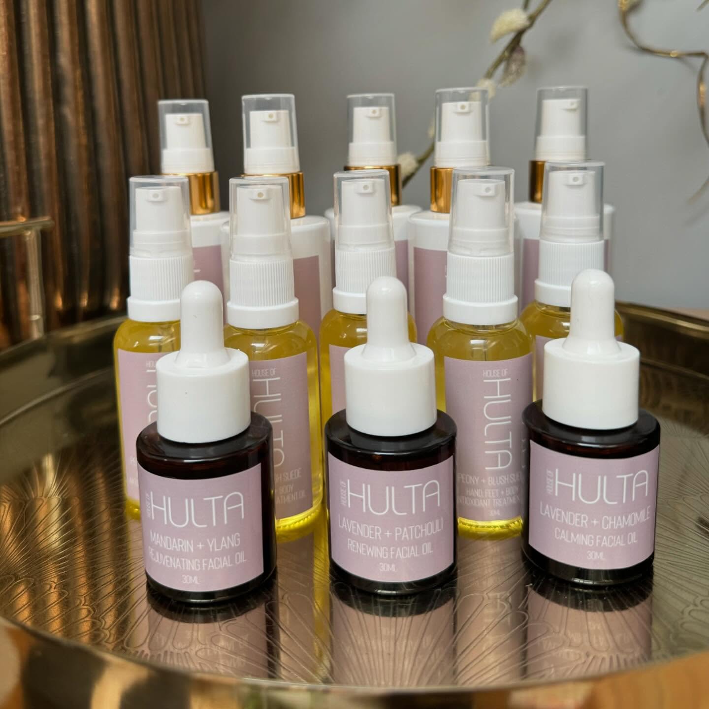 Branded for House of Hulta
Our new facial oils & antioxidant hand + body oils 🫶🏻
#facial #facialtreatment #facialoil #facialoilserum #antioxidantskincare #antioxidantoil #bodyoil #whitelabel #whitelabelcosmetics #cosmetics #beautytips