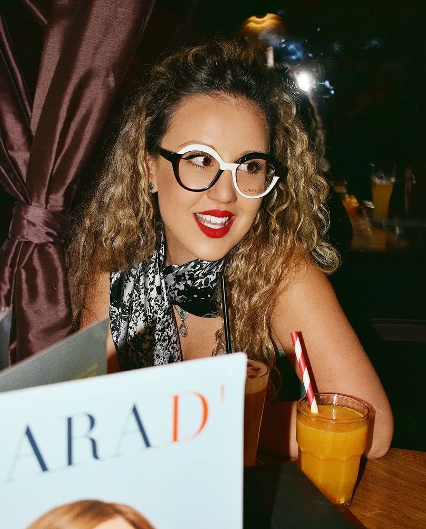 Esalta l’individualità e la libertà di essere te stessa in ogni momento!
@larad_eyewear non spinge mai all’eccesso il suo design, ma lo riporta sempre a un equilibrio misurato tra anticonformismo ed eleganza.
💎Diamantatura realizzata a mano💎