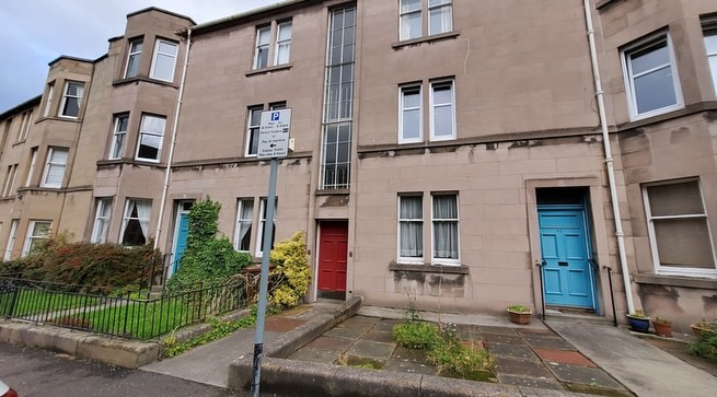 📍 Learmonth Crescent, EH4 1DD
Freshly decorated 3 bedroom flat for rent in the lovely area of Comely Bank.
• 3 double bedroom
• Fully Furnished
• Prime Location
• £1,800 PCM
• Available from 01/04/24
Full info :
https://www.chrisslingproperties.com/4565768
Dm or email us at office@chrisslingproperties.com to arrange a viewing.
#edinburghproperty #edinburghtolet #edinburgh #propertymanagement #scottishproperty #edinburghpropertytolet