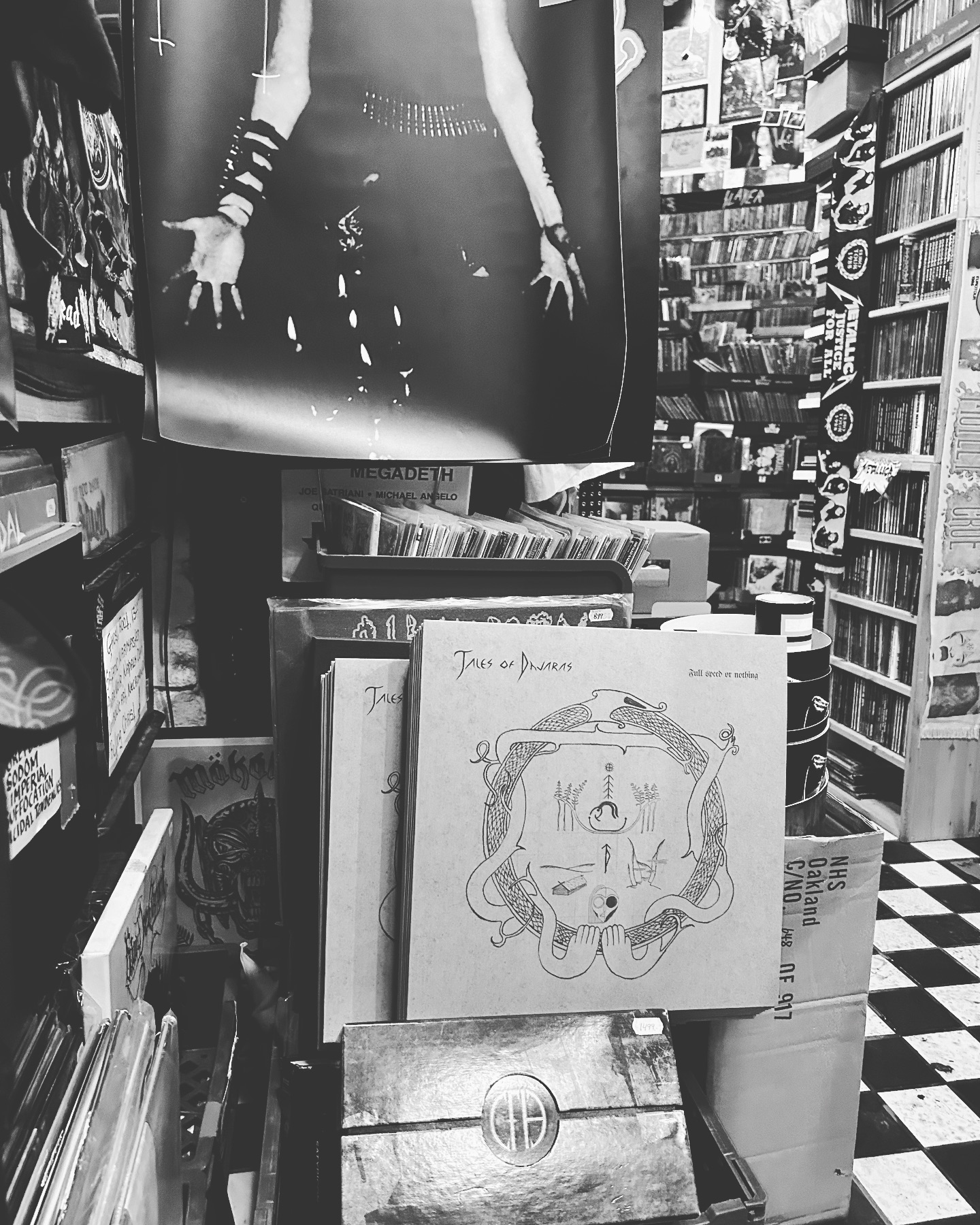 25 x vinyl albums restocked today at @neseblod_records_666 🔥
#talesofdhvaras #norwegianmetal #vinylalbum #fullspeedornothing #vinyl #vinylcollection #vinylcommunity #blackmetal #trashmetal
