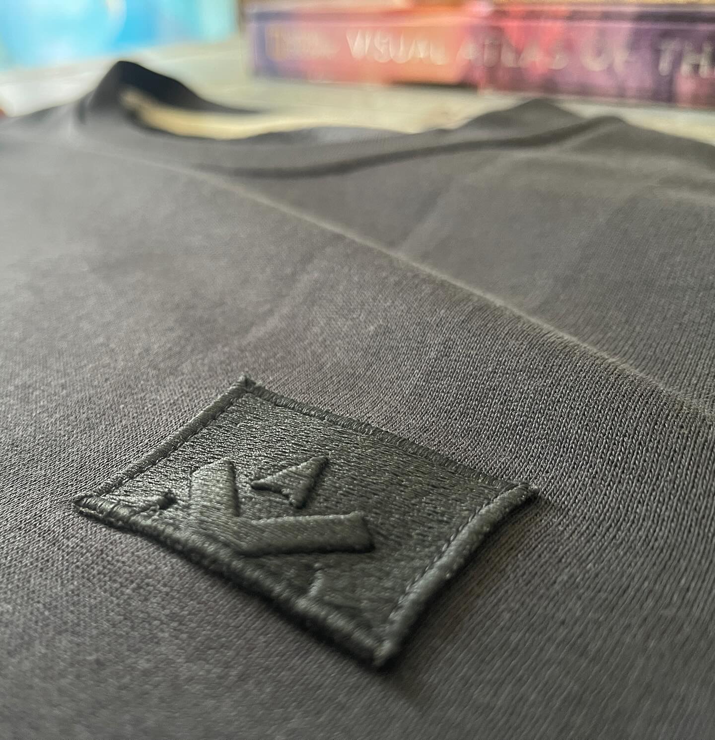 Our organic cotton tees are finished off with our 3D embroidered logo. The devil is in the details
#allianceofadventurers #outdoorbrand #outdoorlifestyle #overland #overlanding #embroidery #embroideredlogo #logo #brandlogo