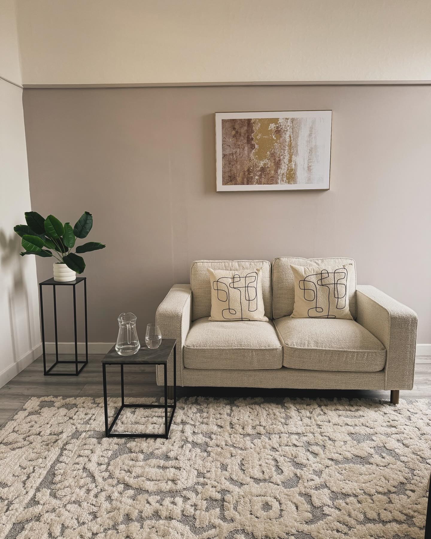 My very own therapy room!
Since becoming a self-employed therapist I have used different rented therapy spaces to provide sessions to clients but I am now excited to share that I now have my very own therapy room! I have decorated it in neutral colours to be a calming space for clients but also because that is my most favourite colour palette ☺️!
If you would be interested in starting sessions (and the chance to sit in this lovely new sofa) then please just get in touch ✨
www.branchbeyondtherapy.co.uk
07360 161391