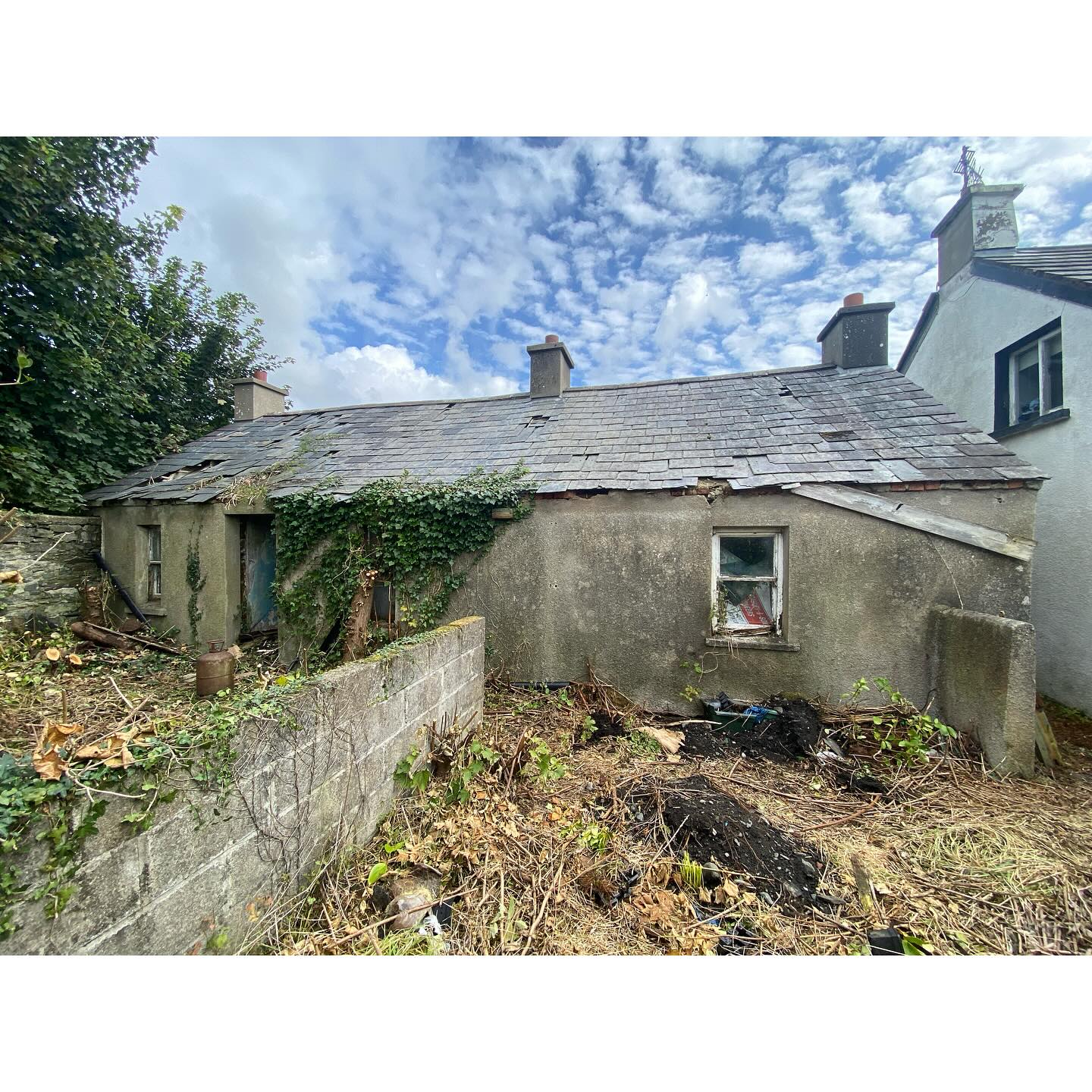 Some early sketch design drawings of our cottage renovation and extension by the coast in Inishowen.
www.allanarc.com
#restoration
#conservation
#renovation
#extension
#donegal
#architecture
#riai
#architectureireland
#wildatlanticway
#discoverireland