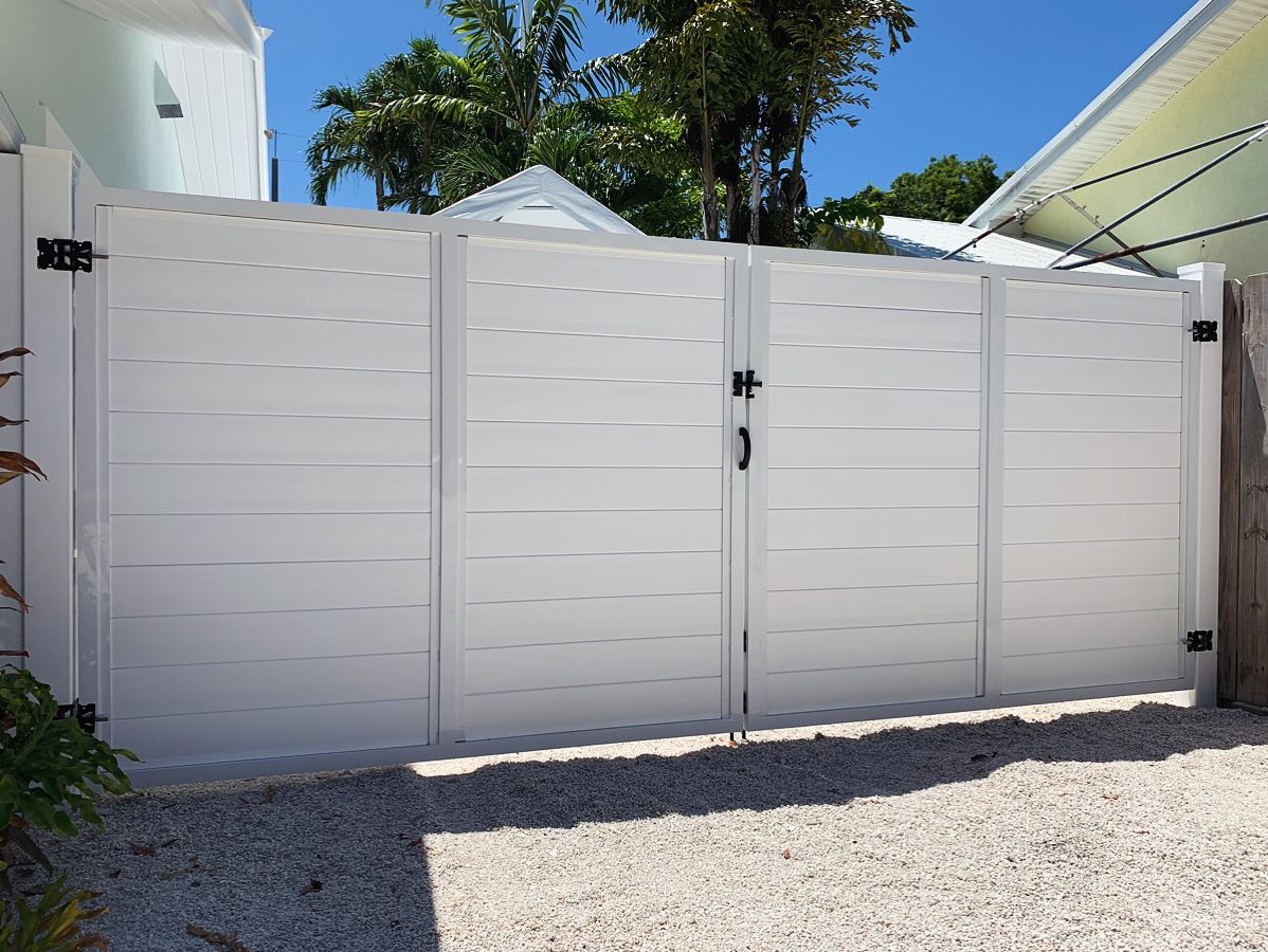 PVC Horizontal Tongue & Groove. Great full privacy option! #pvcfence #aluminumframe #privacyfence #knowafenceguy #knowafenceco