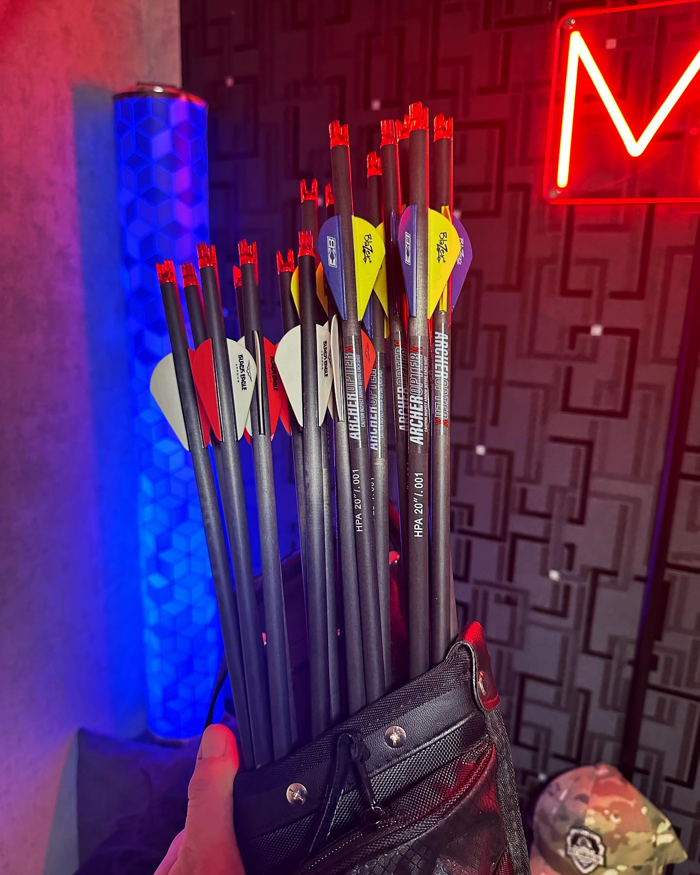 BEE x AOX #scorpyd #crossbow #scorpydcrossbows #blackeagle #blackeaglearrows #blackeagleexectutioner #archeopterX #arrows