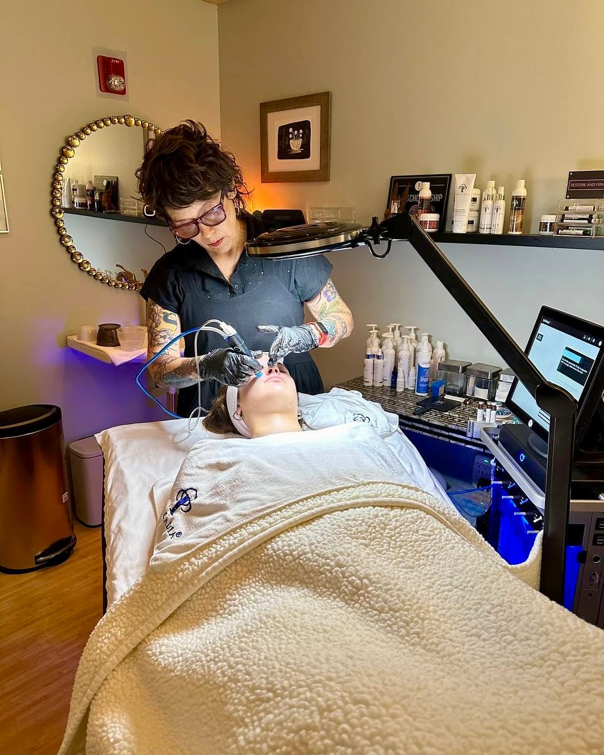 Mother's Day is 28 hours away! She raised you and put up with you! Why not give her a #hydrafacial she deserves it!#mothersdaygift #momsgift #mothersday