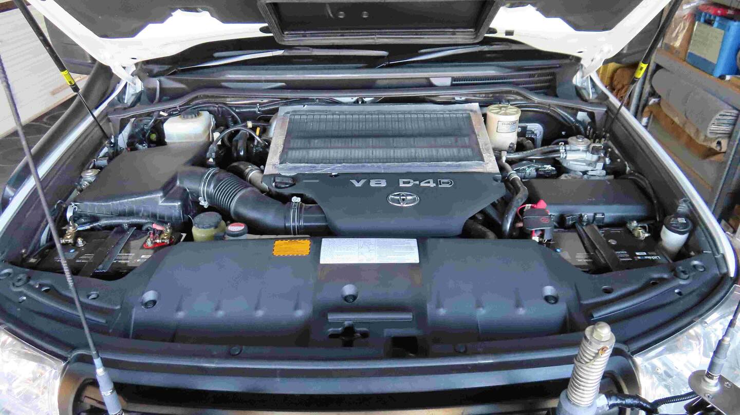 Lithiumax RESTART100 and DEEPSTART100 perfect for your Toyota 200 Series Landcruiser with 200Ah combined of lithium capacity and 1200CCA cranking from both units, under bonnet optimised with Bluetooth App monitoring. Total weight 21kg 🙌😃👍 #lithiumaxbattery #lithiumbatteries #lithiumax #toyotalandcruiser #toyotalandcruiser200 #landcruiser200