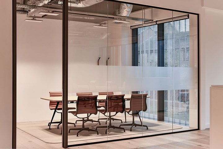 68 Farringdon Road, London – CAT A+ refurbishment, Project complete.
The 1st floor CAT A+ and associated common part/reception upgrades have completed at 68 Farringdon for our client Dartriver CLID.
The completed 1st floor provides a warm, modern and welcoming office space, with fixed working spaces aswell as flexible working areas to suit the ever evolving workplace
Project Team Involved;
Client- CLI Dartriver
Project Manager- @capitalandprovincial
M&E Consultant- FLATT
Architect- Ian Mcardle Architects Limited