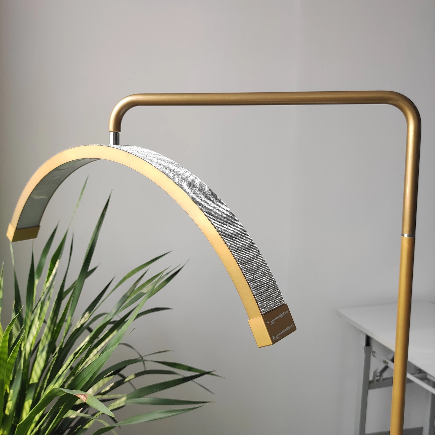 ✨ Exciting News from Me Beaute! ✨
We are thrilled to announce the arrival of our stunning Half Moon Light, now available in gorgeous gold and sleek black! 🌙✨
✨ Features:
💎 Adorned with thousands of sparkling crystals
🌈 Warm and cool color temperatures for the perfect ambiance
🔄 Flexible design that rotates 360 degrees (both the light and light head!)
🛡️ Comes with a 1-year guarantee for your peace of mind
Illuminate your space with elegance and style! ✨✨
#MeBeaute #HalfMoonLight #CrystalLamp #HomeDecor #LightingDesign #InteriorInspo #ShopNow