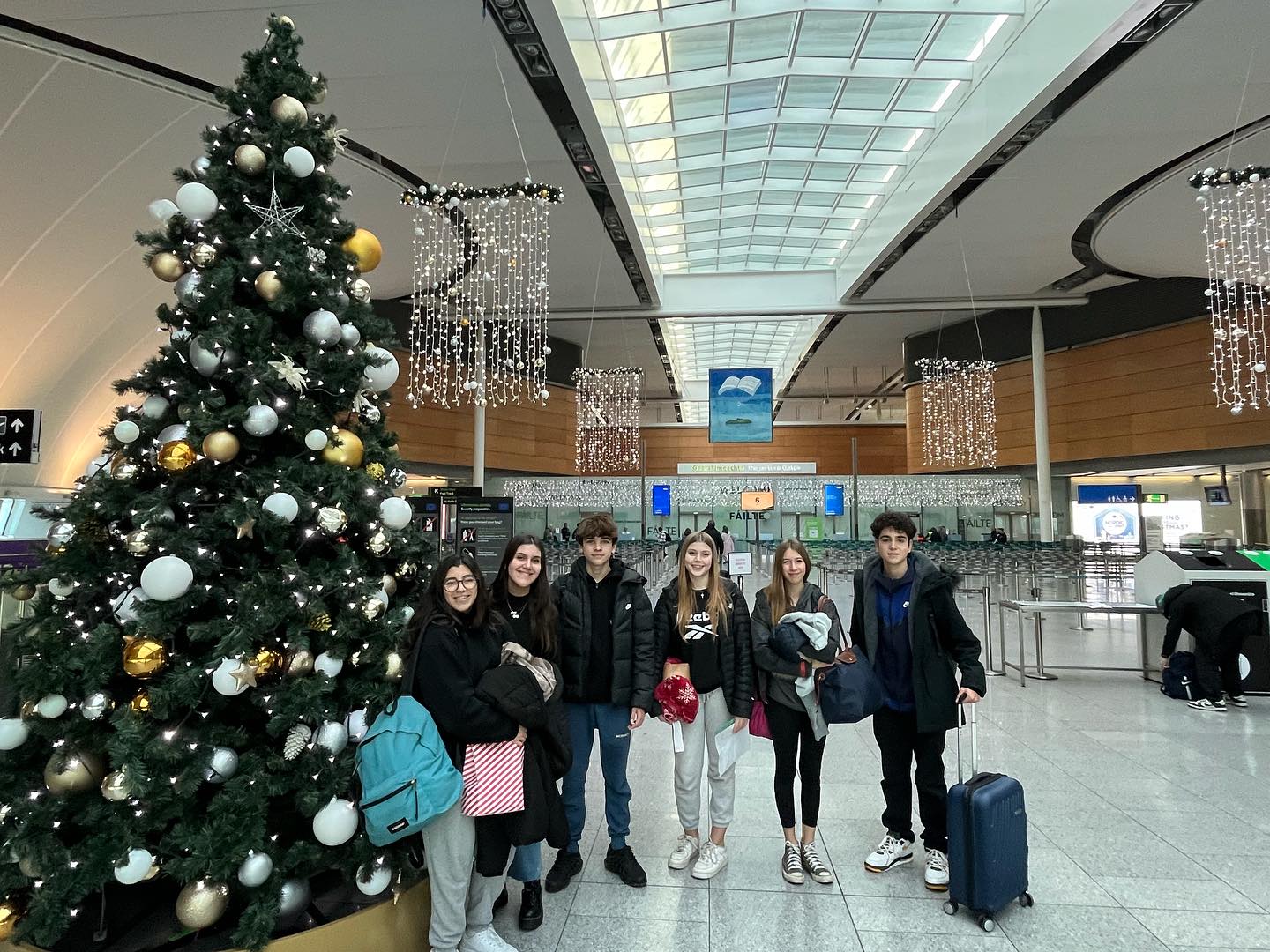 Christmas departures! Happy to be going home but sad to leave, it can be an emotional time for students. Whatever the feelings, the memories last forever #ireland #studyabroad