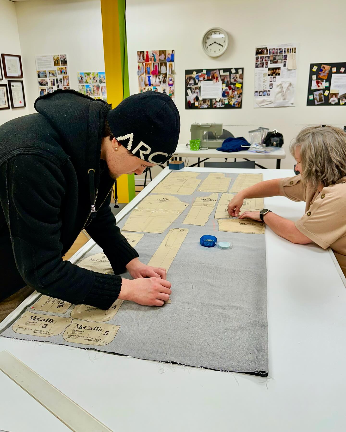 Only one week left to register for our Spring Semester 🌷 There are still some spots left but they’re filling up fast!
Classes still available:
🌿 Sewing Basics on Wednesday Mornings
🌿 Sewing Basics on Thursday Mornings
🌿 Sewing Basics on Friday Evenings
🌿 Sewing Basics on Saturday Afternoons
🌿 Intermediate Sewing on Tuesday Evenings
🌿 Repurposed Fashion on Monday Mornings
🌿 Kids Beginner/Intermediate on Saturday Mornings
Visit our website to learn more!
.
.
.
.
.
.
#ottawasews #ottawaevents #ottawamoms #sewingclasses #learntosew