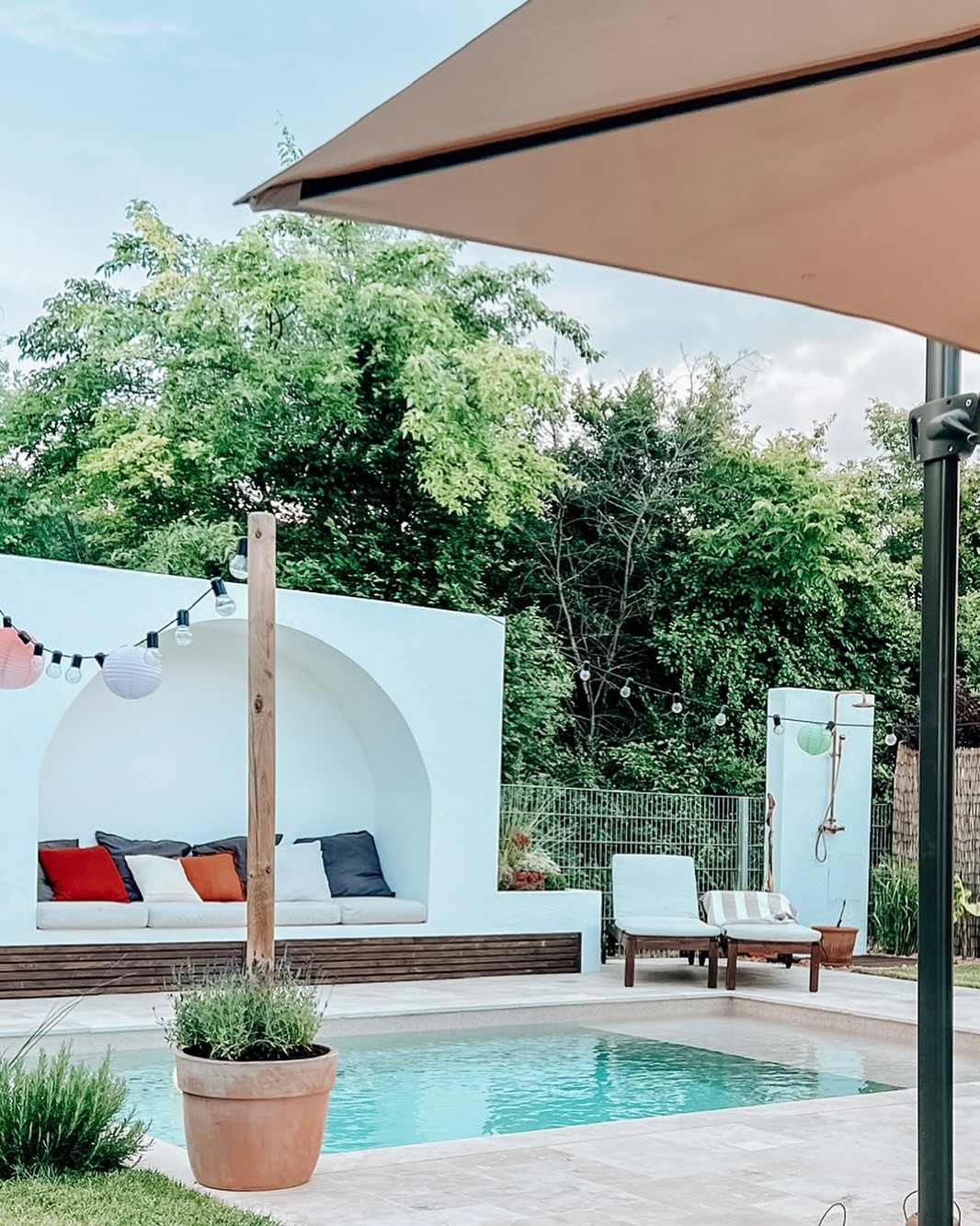 POOLSERVICE & Instandhaltung: Für Ihre perfekte Sommeroase! 🌊
Der Sommer steht vor der Tür und es gibt nichts besseres, als in einem kristallklaren Pool zu entspannen. Damit Ihr Pool in Topform bleibt, bieten wir umfassende Dienstleistungen für Wartung, Instandhaltung und Wasserqualität an
Unsere Leistungen im Überblick 🏊♂️:
• Regelmäßige Wartung: Wir kümmern uns um die Reinigung und Inspektion Ihres Pools, damit Sie sich keine Sorgen machen müssen.
• Wasseranalyse und -behandlung: Wir sorgen für perfekte Wasserqualität durch präzise Analyse und die richtige Dosierung von Chemikalien.
• Reparatur und Instandsetzung: Ob Filter, Pumpe oder Becken – wir reparieren alle Komponenten schnell und zuverlässig.
• Winter- und Frühjahrsservice: Vorbereitung Ihres Pools für die Wintersaison und wieder in Betrieb nehmen im Frühling.
Kontaktieren Sie uns noch heute für ein unverbindliches Angebot und erfahren Sie mehr über unsere Poolservices.
Wir freuen uns darauf, Ihnen zu helfen, Ihren Pool in Bestform zu halten!
📞 0664 248 0664
📧 office@cleanup360.at
🌐 www.cleanup360.at
Bereiten Sie sich auf den Sommer vor und überlassen Sie uns die Arbeit – damit Sie sich zurücklehnen und entspannen können! 🌞
#poolservice#poolbau#pool#folienpool#becken#schwimmbecken#perfektespoolwasser#poolside#poolvibes#niederösterreich#wien#renolit#renolitalkorplan#poolcity