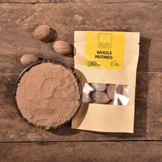 Nutmeg, like our other spices, is grown and locally sourced from our smallholder farmer network within 5km of our location. It is organically grown, has abundant health benefits and will take your hot chocolate to a whole new level!
#nutmeg #baking #cooking #healthy #yum #srilanka