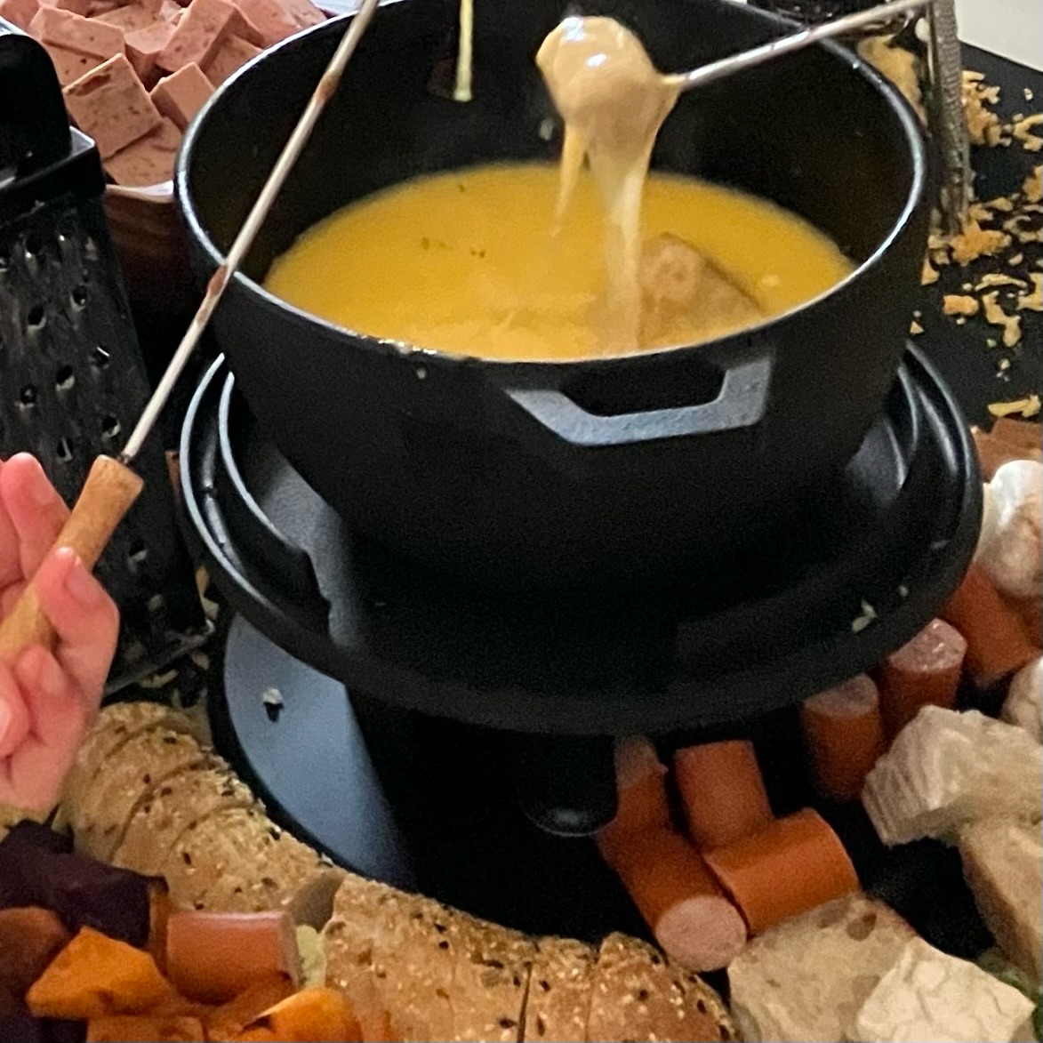 Our fondue parties are shaping up to be a hit for winter. What’s better than melted cheese with roast vege’s, meats and flavoursome breads??? Another pot filled with chocolate fondue for dessert!! #fonduenight #fondue #winterwarmer