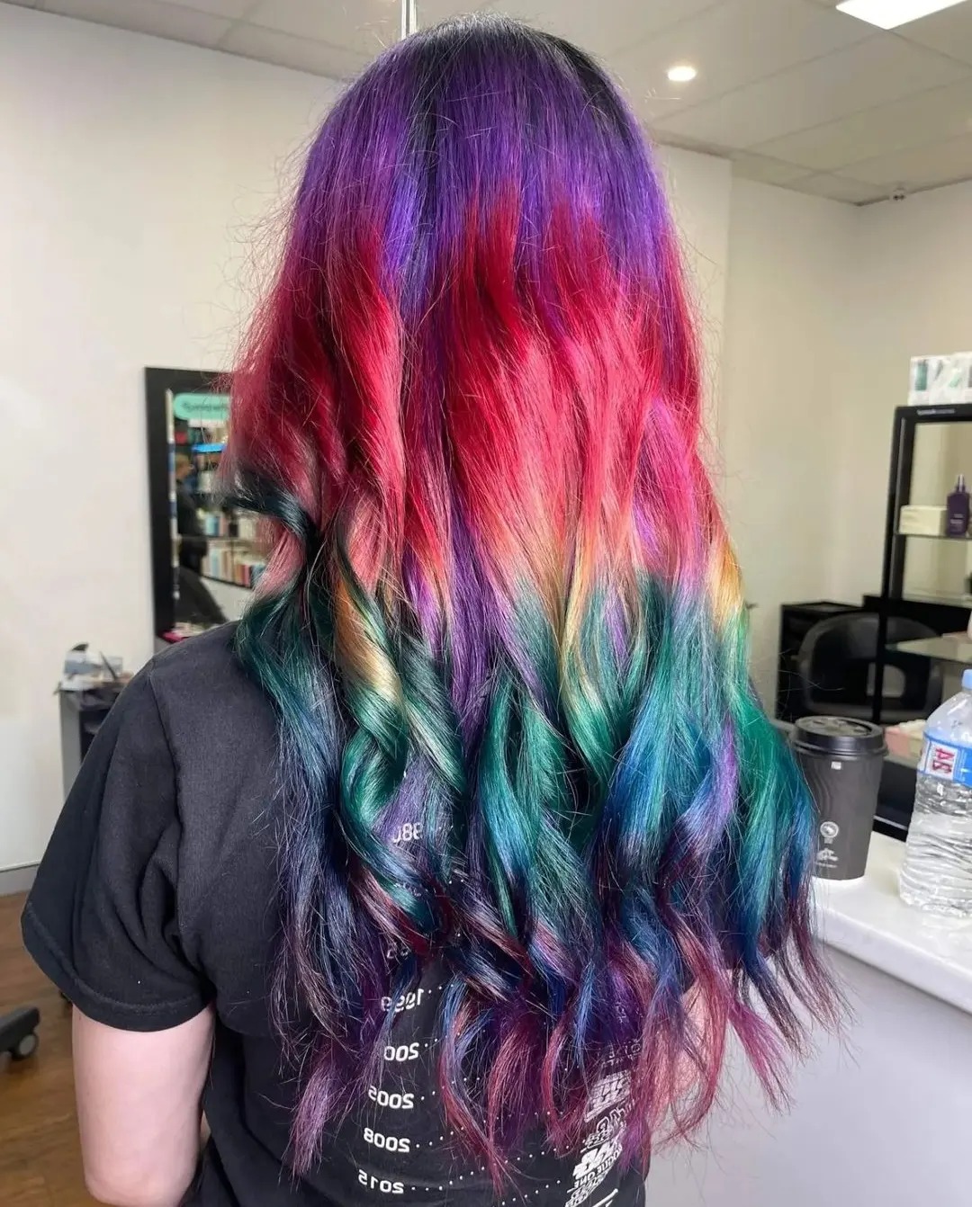 Would you believe this was our guests FIRST EVER COLOUR!!!!
She's wanted rainbow hair for years, however couldn’t because of school.
This was her graduation present to herself 💛💚💜💙🧡❤️
How amazing is that x
@wellapro_anz @rob_wella @manicpanic_aus
Ph: 38209818
Book Online: via link in bio