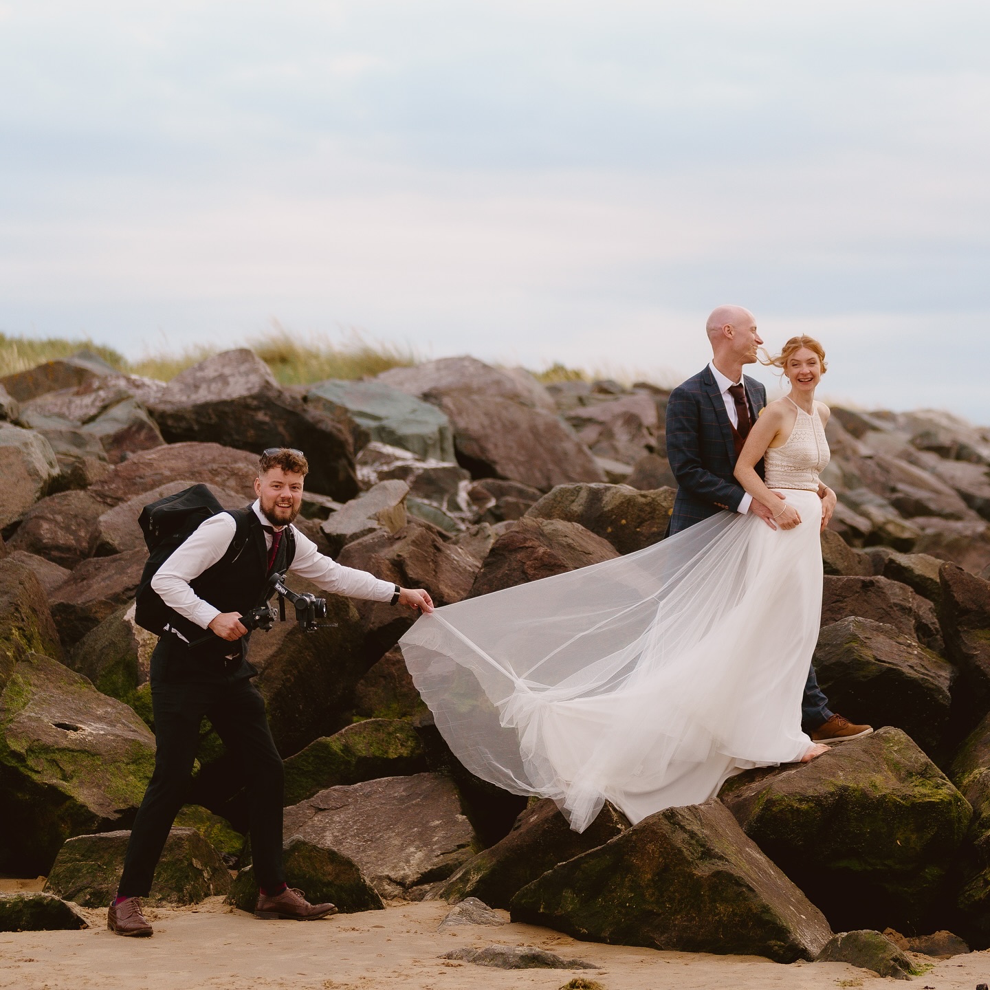 Wedding season in full swing! 🤩➡️
Big thanks to @jamesrousephoto for the BTS shots from Amy & Steve’s stunning day last month. 📸🧡 Great to reunite the dream team once again! 😁
#weddingvideography #weddingvideographer #weddingphotography #weddingvideography #weddingphoto #weddinginspiration #beachwedding #weddingstyle #weddingblog #weddingdress