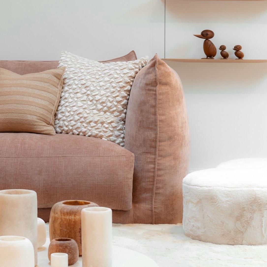 Have you seen our beautiful TULUM sofa in this trending Color? 🤍
#Elix_home #interiordesign #furniture #sofa #belgiandesign