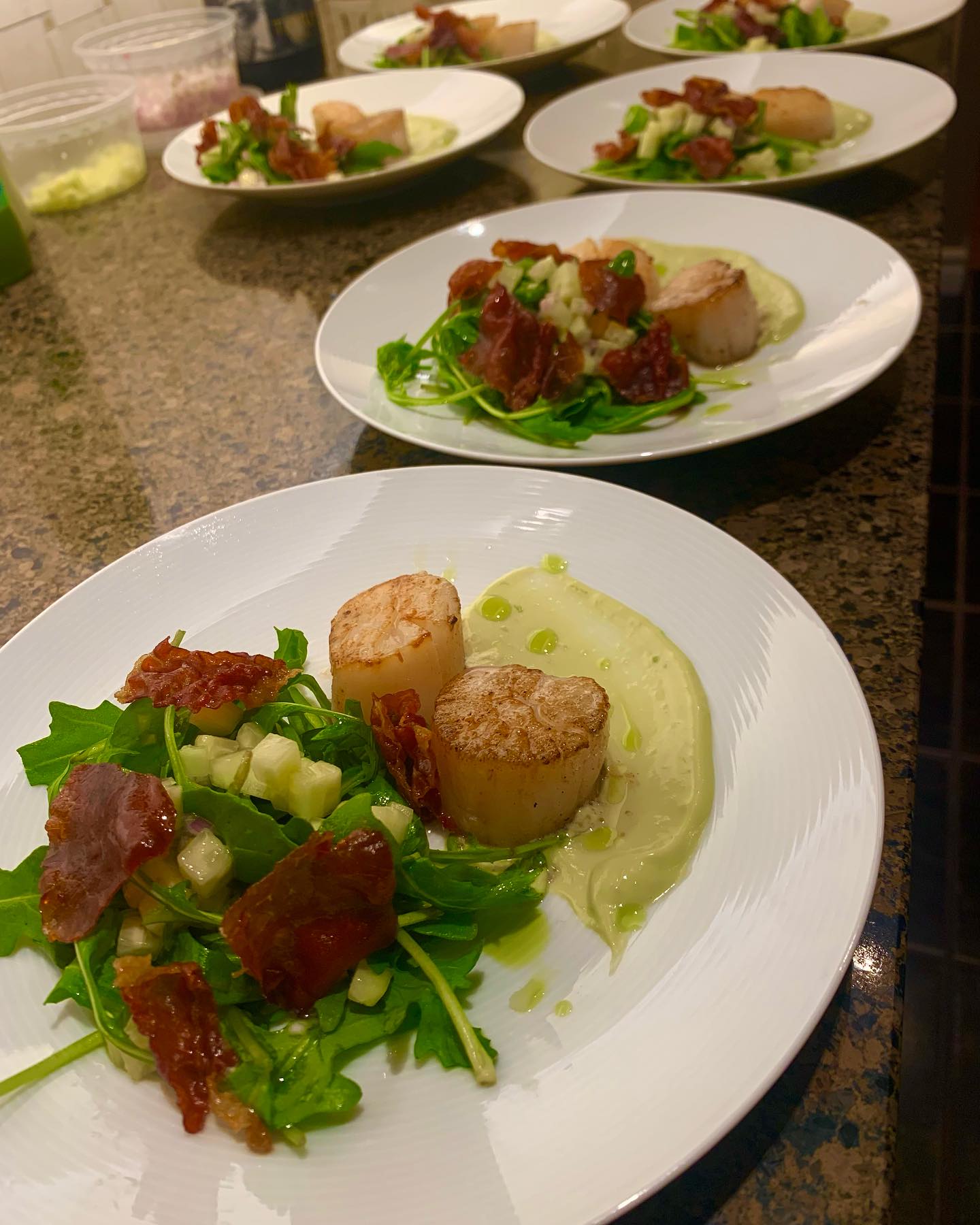 I don’t know about you, but having scallops, beef tenderloin and chocolate for your retirement party seems like the right way to celebrate 😋
#inhome #catering #food #scallops #beef #tenderloin #chocolate #ldnont #retirement #work #party