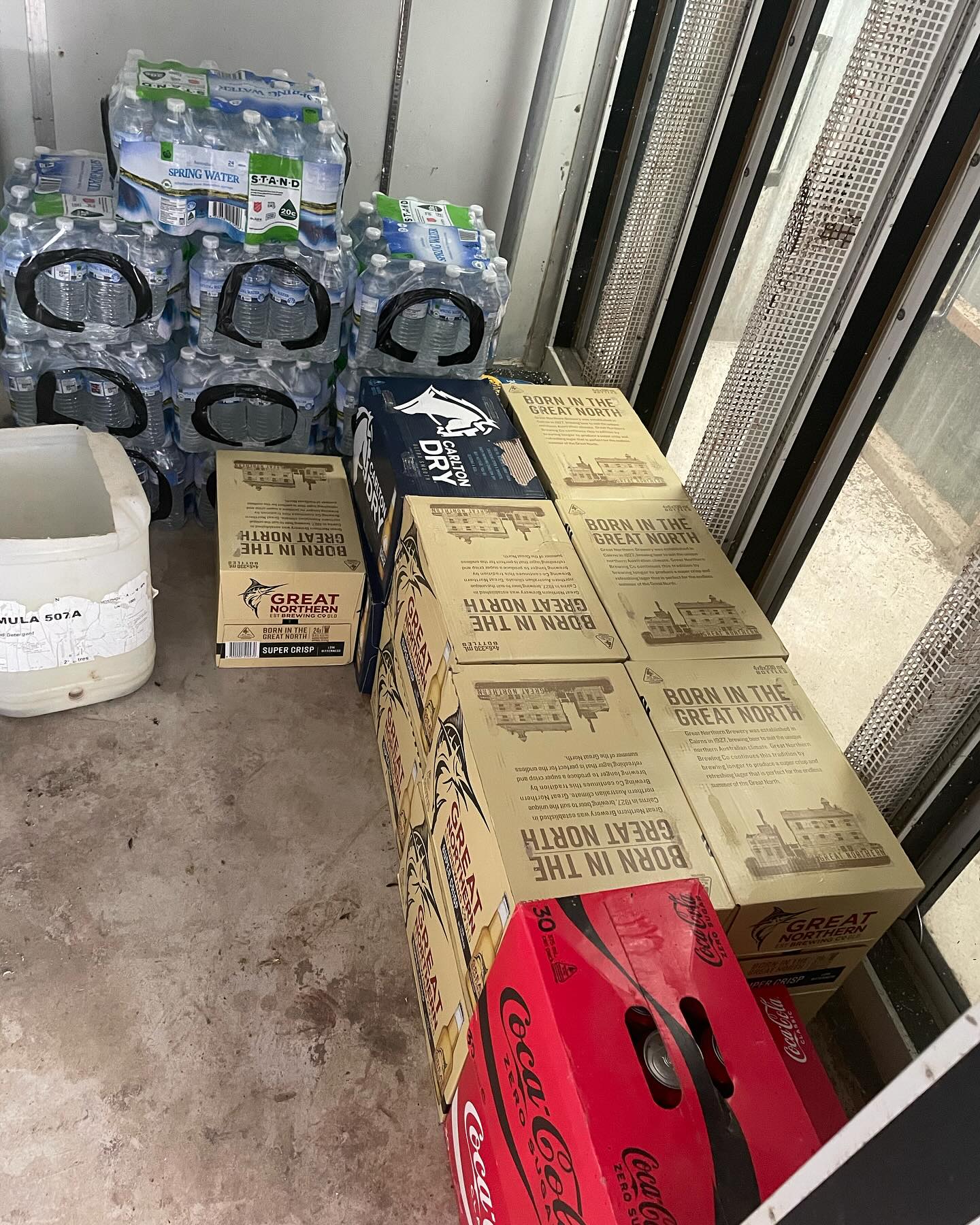 Tomorrow is looking to be a 🔥 one but rest assured we’ve got plenty of cold drinks to keep you hydrated 😉
Inspections from 9am, sale starts at 12 noon. AuctionsPlus is operating if you can’t make it in person
#bullsale #bulloakwellangus #hotone #angus #plentyofcolddrinks