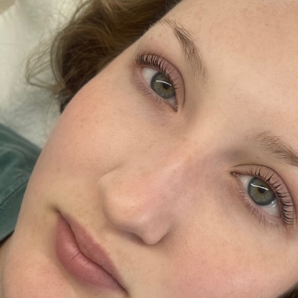 your lashes, but lifted.✨ ready to skip the long morning routine + still wake up looking this good?
our lash lift gives you that effortless, natural beauty— no extensions needed! this is the perfect service for our busy moms and guests who prefer the most natural lash look!
tap the link in bio to book your appointment with @alyssa.solandbel // we promise, you’ll never look back 🫶🏼 #LashGoals #EffortlessBeauty
if you could book any service, would you choose a lash lift or lash extensions? 👇🏼
