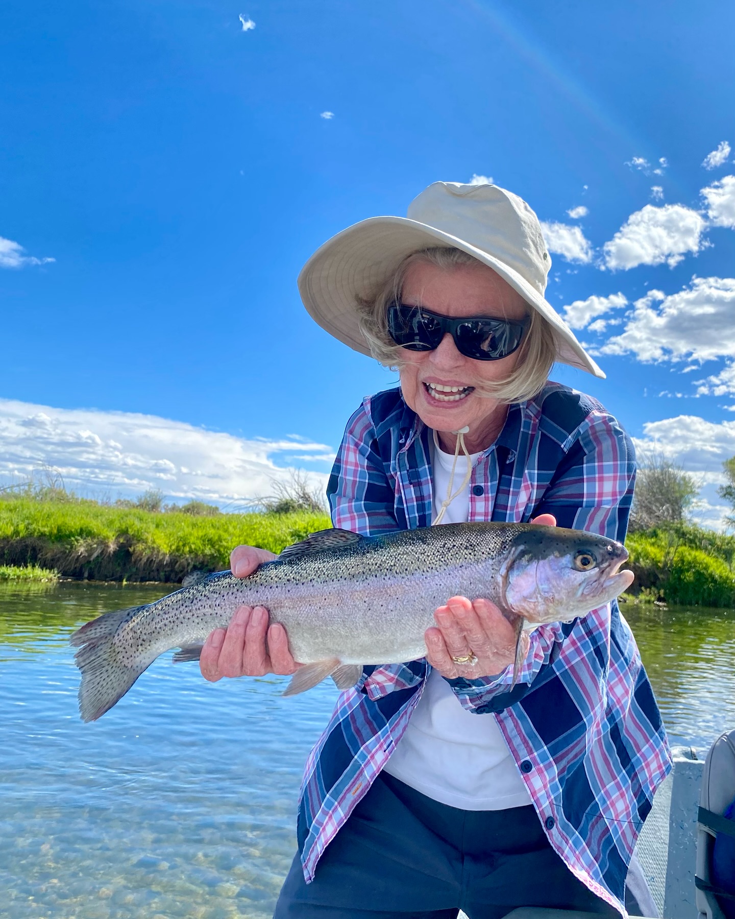 Fall is here and we’ve been having some great fishing! Let’s get out there and catch some fish! #guidedfishing #tetons #Troutfishing #flytying #letsgofishing #Trout #catchandrelease #flyfishingaddict #flyfishinglife #Sageflyfishing #flyfishing #Wyoming #westernriveranglers #travel #wildtrout #Smithoptics #flyfishingadventures #patagonia #jacksonhole #fishing #yellowstone #orvis