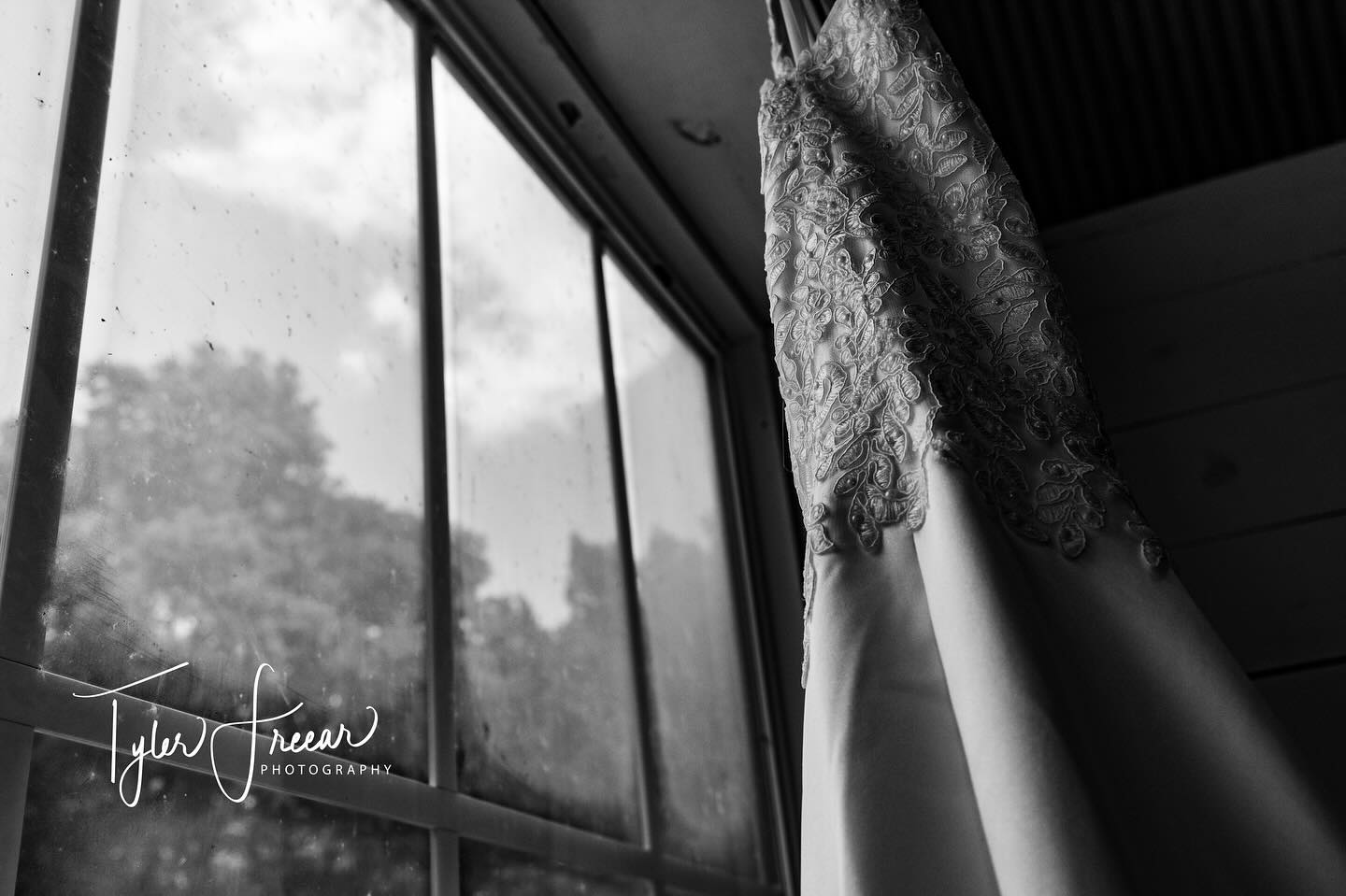 Amanda and Adam’s beautiful day. #FortWorthwedding #texaswedding #weddinginspo #dallasweddingphotographer #weddingphotography #mckinneyweddingphotographer #thefarmstead