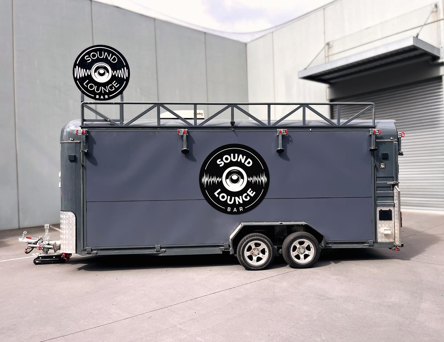 Swipe to see The Sound Lounge Bar in action. From being all packed up to serving cocktails 🍸 we literally bring the party to you!
#letthegoodtimesroll