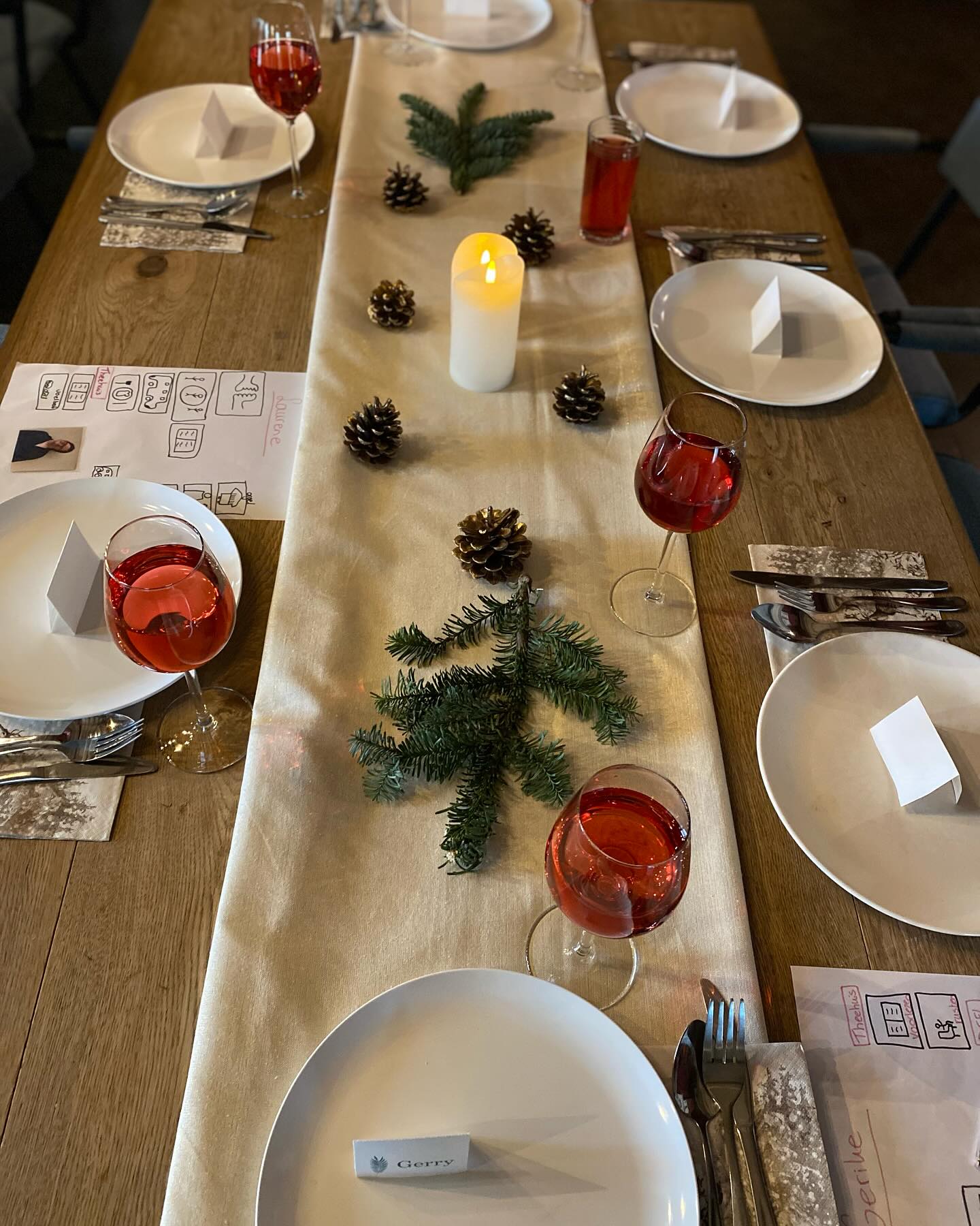 Gezellig d i n e r e n met elkaar! โค๏ธ๐ฟ
Wat was dit fijn! Heerlijk met elkaar gegeten, geluisterd naar een kerstverhaal, gezongen, ouders kwamen koffie drinken en als afsluiter kreeg iedereen een kerstpakket mee naar huis. En nu genieten we van onze welverdiende vakantie!
#zorgboerderij #dagbesteding #werkgroep #kerstvakantie #diner #gezellig #deelnemers #kootwijkerbroek