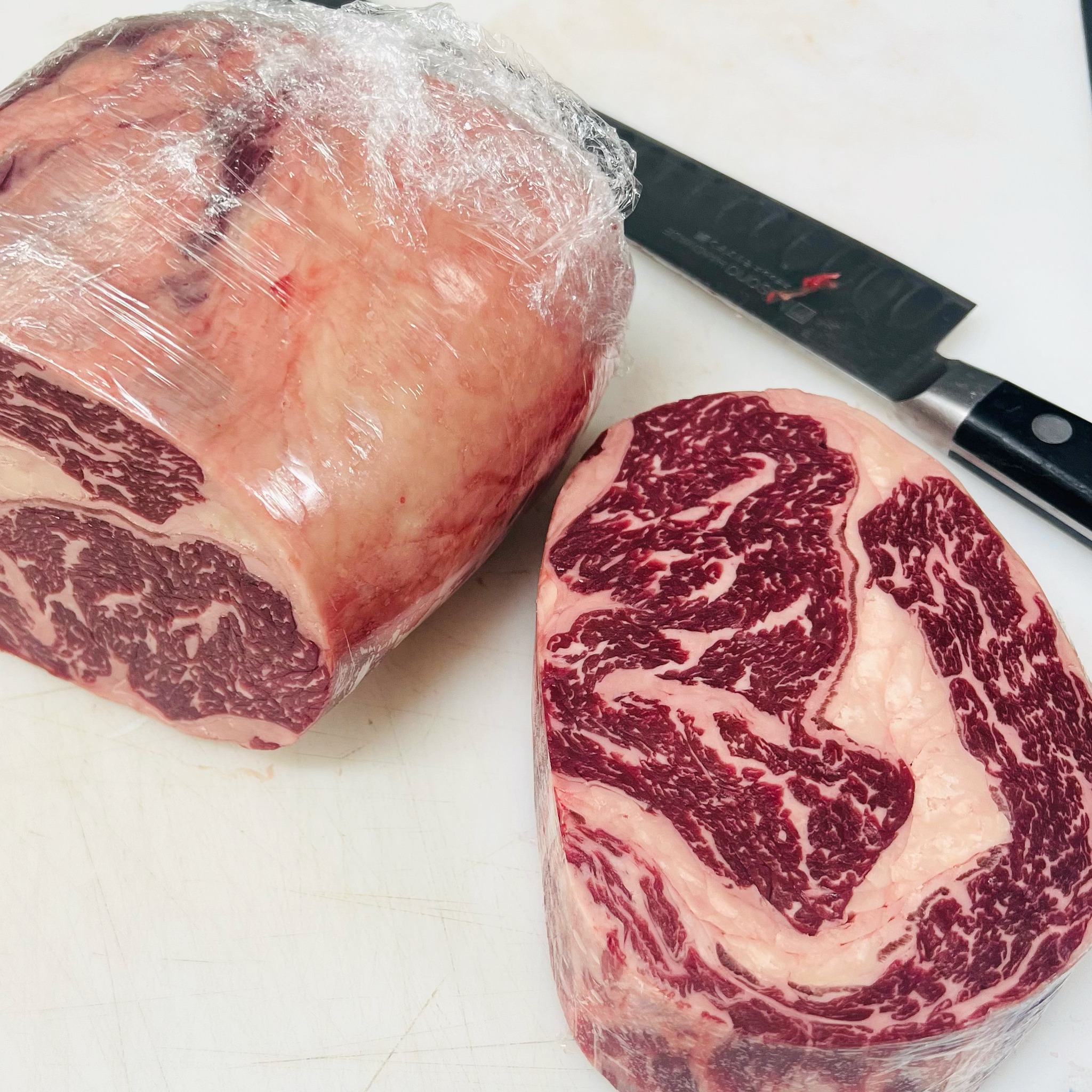 100% Grass Fed Beef Scotch Fillet - British Breeds, Marbling MB2+.
Sourced from Victoria is beef is a minimum of 60 months ensuring a rich, mature grass fed flavour.
If you have any questions, please feel free to get in touch via email or phone, our sales team will be happy to assist you!
#meatloversparadise #beeflover #melbournefoodie #dinnertonight #butchershop #grassfedbeef #aussiebeef #melbournechef #melbournechefs