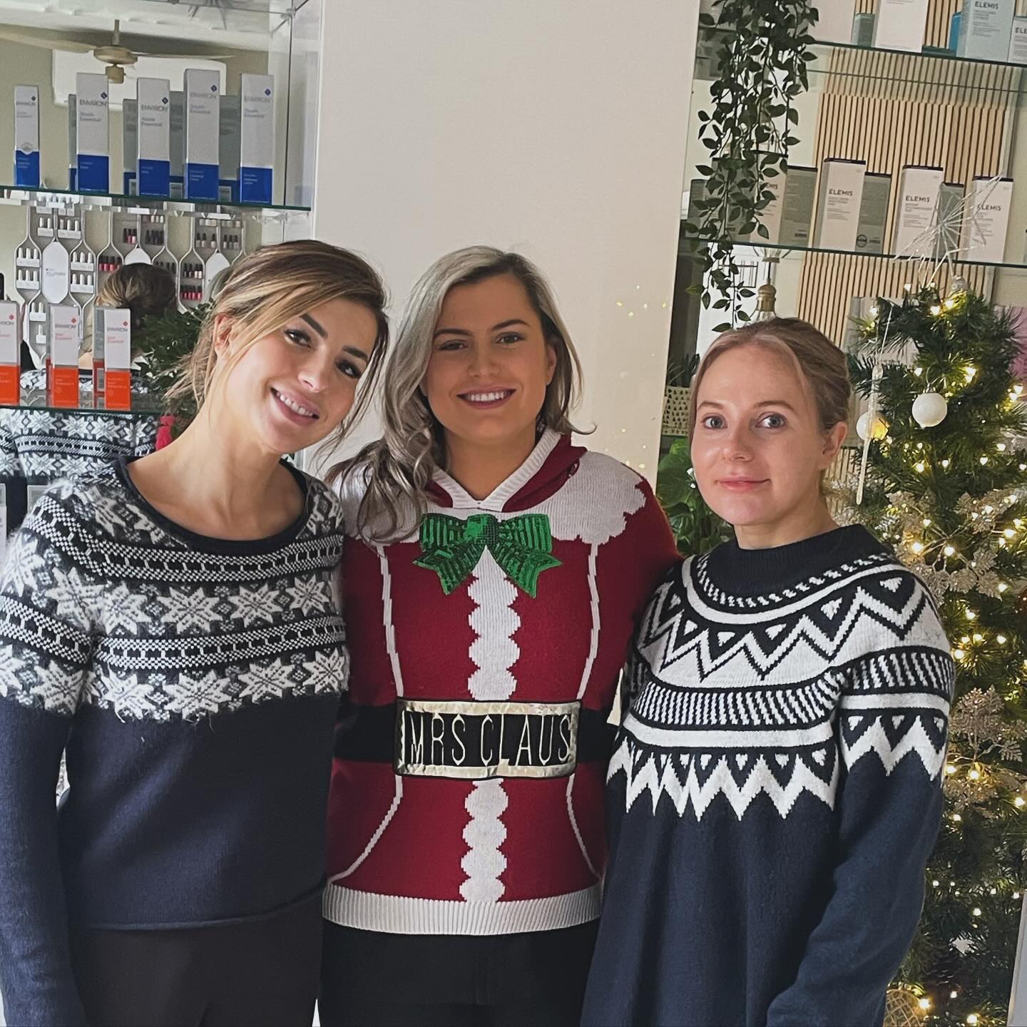 Myself (Kim) Natalie and Tori would like to wish you all a fabulous Christmas and a Happy new year! We want to Thankyou for keeping us open a 13 th year! We will be back in salon next year with more new and exciting treatments and products but until then😘😘👋 ❤️🎄 #worksout#salonlife#chesterfield#beautiquebarlborough
