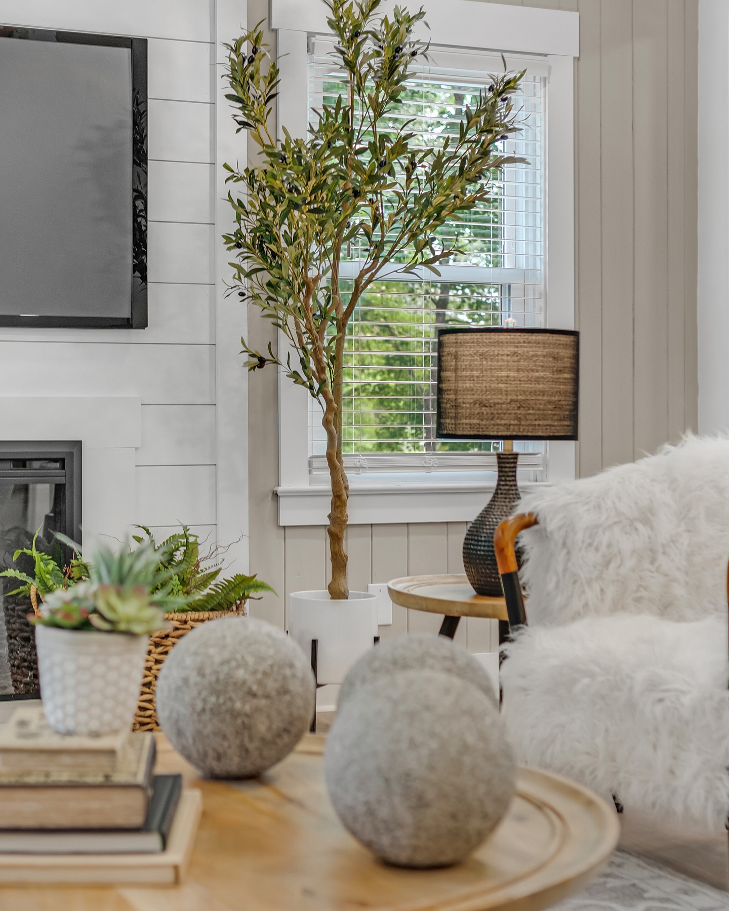 This home is remodeled to perfection!
They thought of everything and made this home shine!
#NashvilleRealEstate #TennesseeRealEstate #NashvilleHomes #TennesseeHomes #MiddleTennesseeHomes #NashvilleRealEstateAgent #TennesseeRealtor #NashvilleRealty
