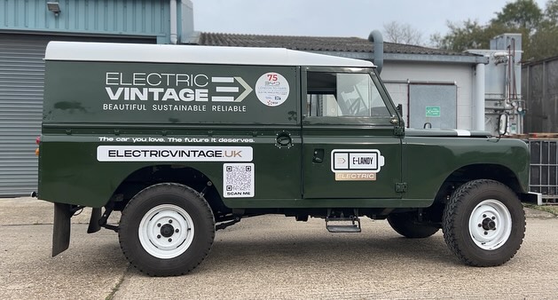 Our fantastic series 3 Land Rover with our partners electric vintage is ready to roll in this weeks episode of @downatthebarns #series3landrover #landroverseries #landroverlife #electriclandrover #electricvintage