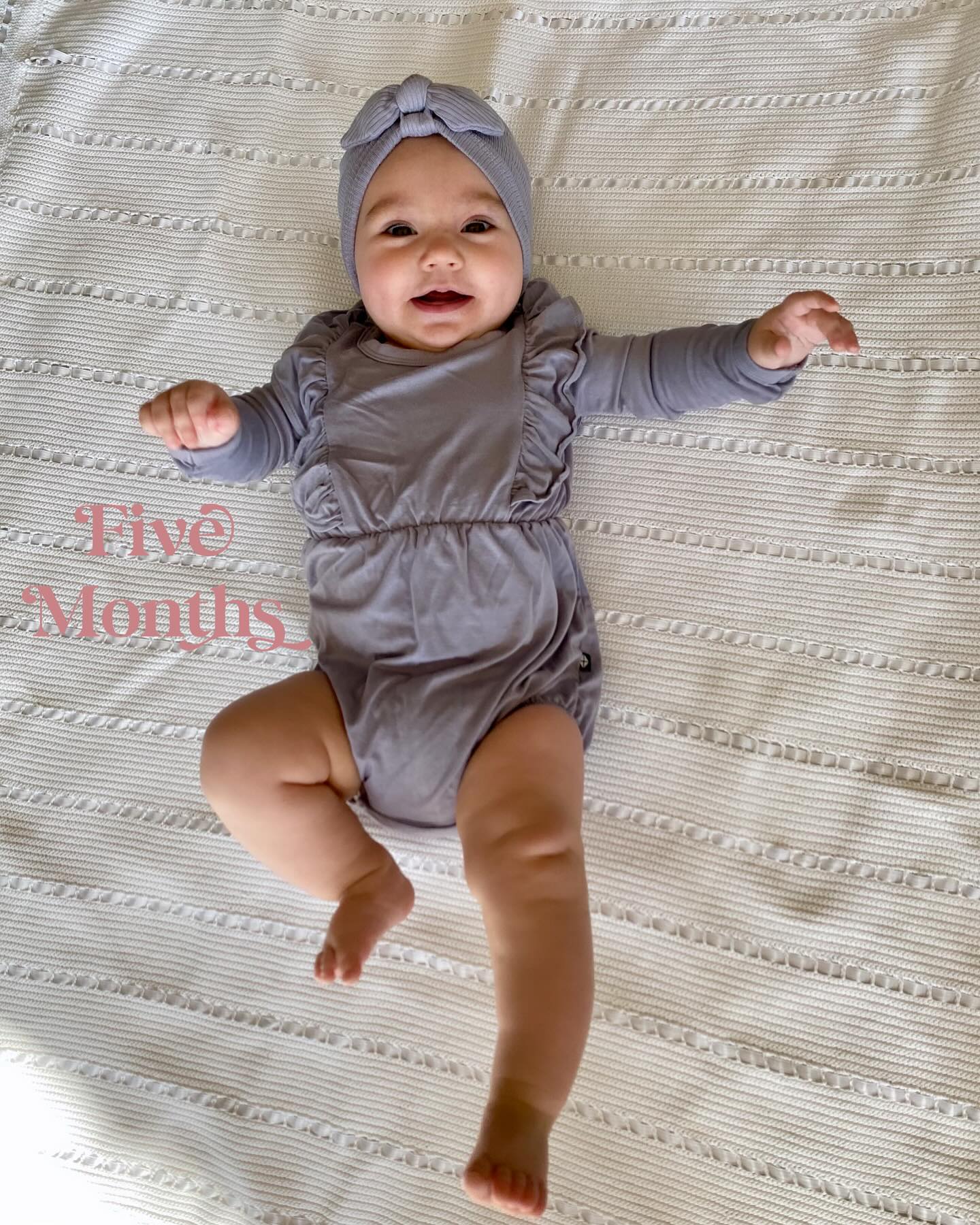 Five Month photo! Late in posting but I’m determined to keep up with it. Isabella was 5 months on February 27th which is when this photo was taken 💕
