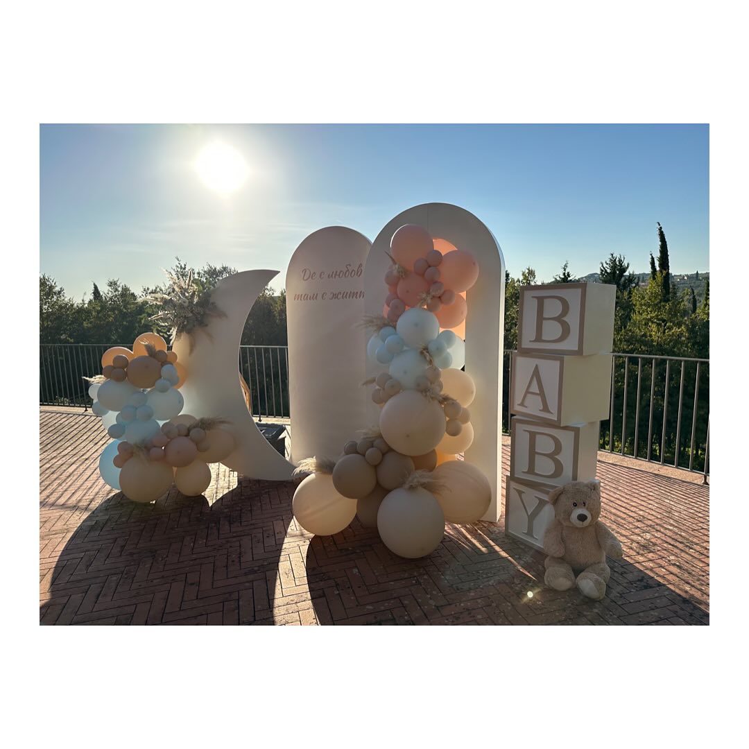 🇮🇹Gender reveal a Villa Le Sorti! 🩷💙
Villa Le Sorti per tutti i vostri eventi
🇬🇧 Gender reveal at Villa Le Sorti! 🩷💙
Villa Le Sorti for all your events
.
.
.
#villalesorti #weddingvenue #wedding #location #locationeventi #redcarpet #weddingday #weddingdecor #weddingphotography #weddingstyle #weddingdesign #weddingphotographer #weddinglocation #locationmatrimonio #locationtop #weddingtime #giardinodegliagrumi #tuscanywedding #tuscany #italianwedding #weddingitaly #wedding2023 #genderreveal #baby #boyorgirl
