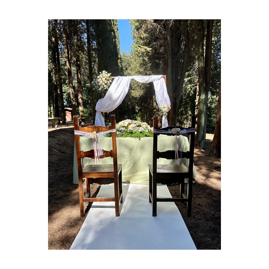 🇮🇹 Cerimonia Civile nel parco secolare di Villa Le Sorti!
Siamo casa comunale del comune di Lastra a Signa, venite a trovarci! ✨
🇬🇧 Civil Ceremony in the centuries-old park of Villa Le Sorti! We are the municipal house of the municipality of Lastra a Signa, come and visit us! ✨
.
.
.
#villalesorti #weddingvenue #wedding #location #locationeventi #redcarpet #weddingday #weddingdecor #weddingphotography #weddingstyle #weddingdesign #weddingphotographer #weddinglocation #locationmatrimonio #locationtop #weddingtime #giardinodegliagrumi #tuscanywedding #tuscany #italianwedding #weddingitaly #wedding2023 #cerimoniacivile #casacomunale