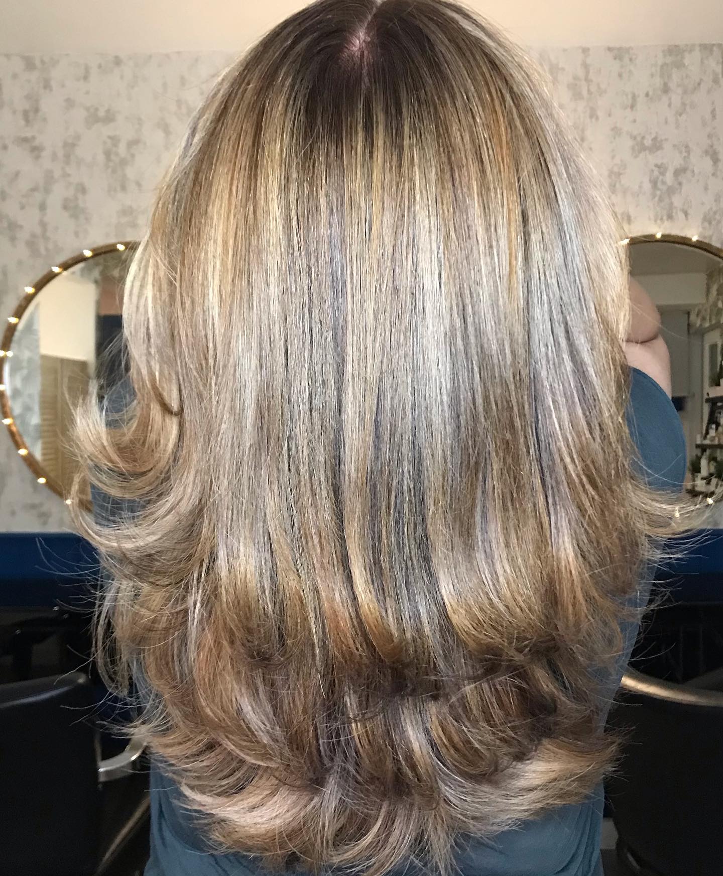Golden-brown blond baby lights
.
.
#naturallookinghair #sunkissedbalayage #naturallookinghaircolour #hairgoals #babylights #brunettebalayage #brondehair #babylightsandbalayage #balaygehair #balayagelondon
#hairblend #hairsalonlondon #olaplexuk #hairtransformations #hairtrendsetter #olaplexsalonlondon #haircolourstudiokingscross