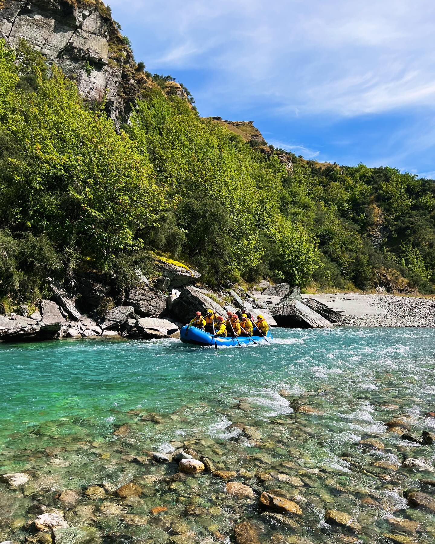 Clear skies and blue water 💧 Summer is the BEST time to go rafting ☀️
Head to our website for more info, live availability and direct bookings!
www.familyadventures.co.nz
.
.
.
.
.
.
#summerrafting #otagosummer #dontmissout #familyadventures #queenstown #rafting #skipperscanyon #shotoverriver #whitewater #familyrafting #familyfun #dayout #activities #summer #fun #qt #nz #southisland #aotearoa #explorenz #discoverqueenstown #thingstodo #booknow #goexperiencetravel #otago #waves #goodfun