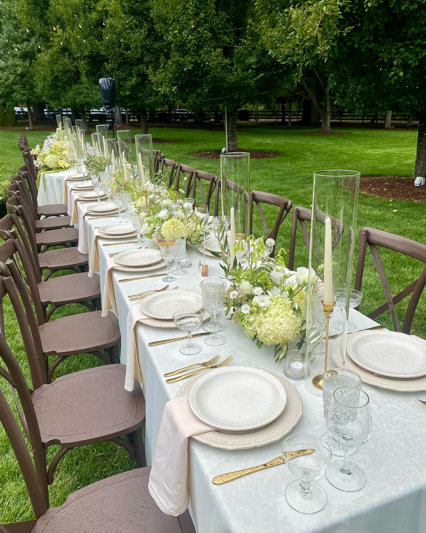 They say it’s good luck when it rains on your wedding, good thing the Castle Team is prepared for anything! Absolutely beautiful weekend at @oakshireestate celebrating Natalie & Mitchell’s gorgeous wedding! 🤍
Decor, Planning and Design: @tinsparrowevents
Lighting & Dance Floor: @sashweddings
Cake/Desserts: @layeredcakeartistry
#HappilyEverAfter
