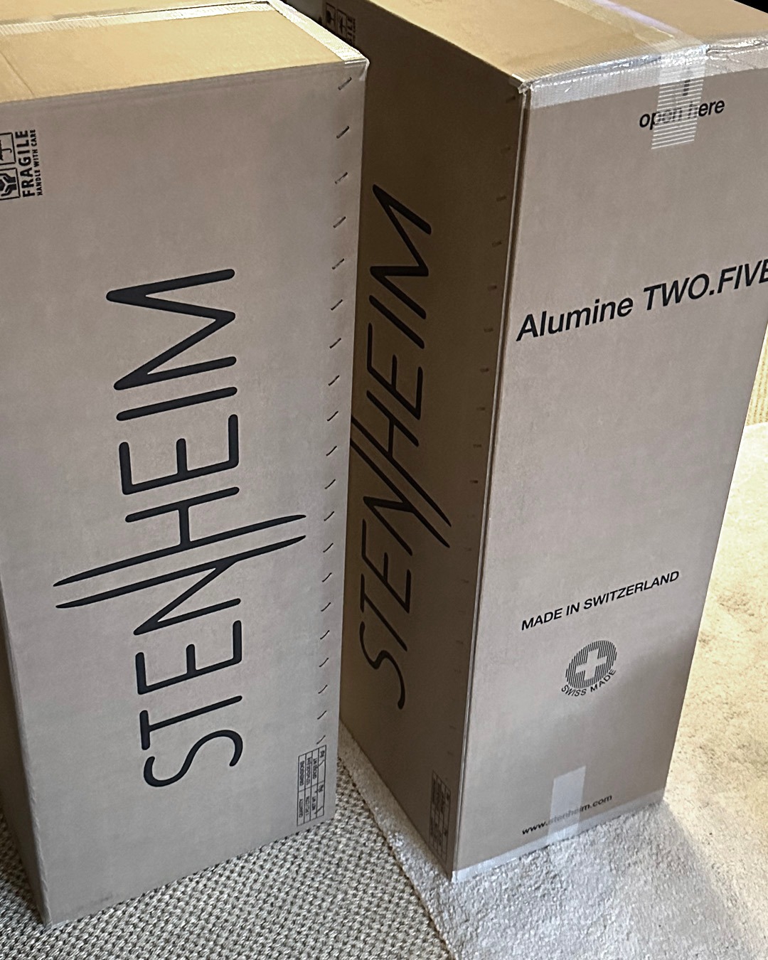 Fresh goodies for some lucky listeners...
@stenheim.audio
#stenheim #chprecision #madeinswitzerland #highendaudio #hifi #luxury #loudspeakers #amplifier #audiophile #musiclovers #luxuryaudio #stereo #homeaudio #hifidelity #highfidelity #audiovisual
#livemusic