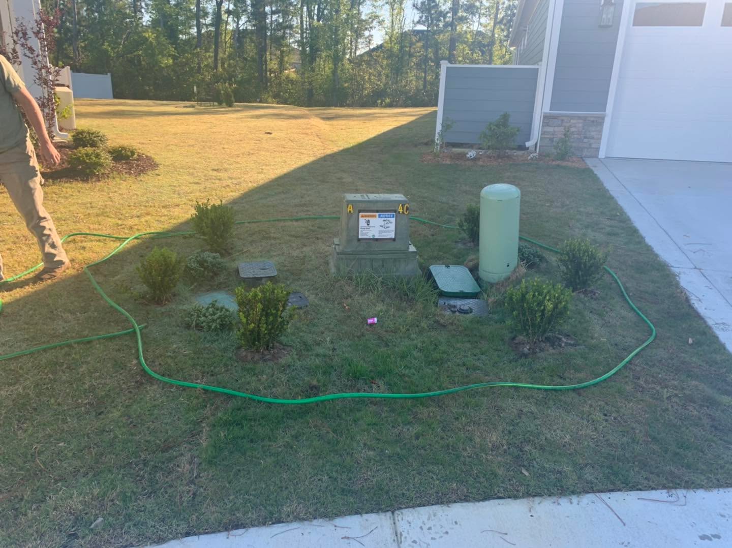 Transformation Thursday!
#wilmington #leland #castlehayne #landfall #wrightsvillebeach #downtownwilmington #portersneck #carolinabeach #ogden #monkeyjunction #rubbermulch #mulch #chocolatemulch #lawncare #lawnmaintenance #pruning #sod #ilm #portcity #landscaping #landscapes #Wilmingtonnc #commercial #residential