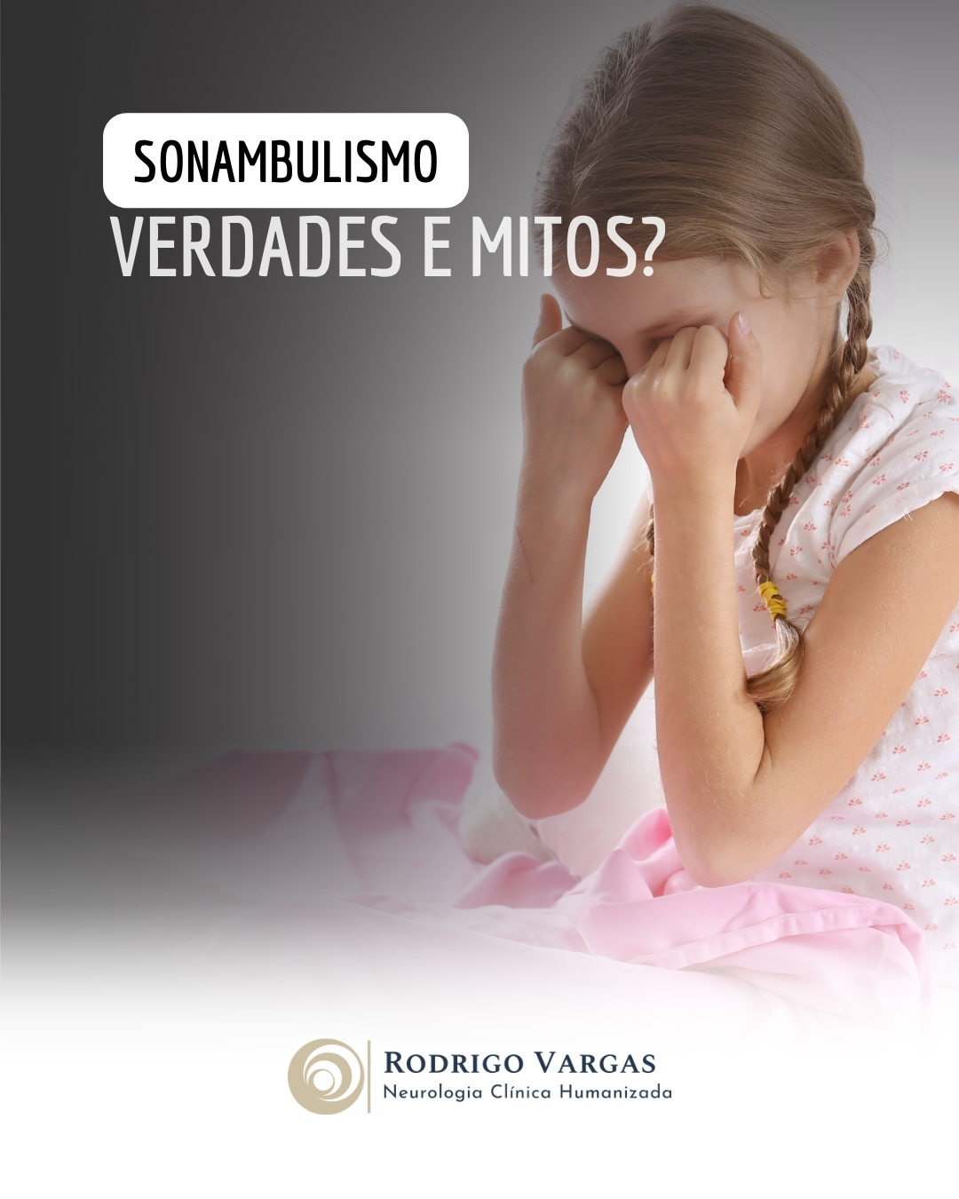 O sonambulismo é um distúrbio do sono caracterizado por comportamentos motores, como caminhar ou realizar atividades enquanto a pessoa ainda está adormecida. Envolto em mitos, é importante esclarecer as verdades sobre essa condição.
Mitos:
"É perigoso acordar um sonâmbulo."
Embora o despertar de um sonâmbulo possa causar desorientação ou susto, não é perigoso. Em muitos casos, acordá-lo pode evitar acidentes, como quedas.
"Sonambulismo é sinal de problemas psicológicos."
Na maioria dos casos, o sonambulismo está relacionado a fatores como privação de sono, estresse ou genética, e não a transtornos psicológicos graves.
"A pessoa está consciente durante o episódio."
O sonâmbulo não tem consciência ou memória do que ocorre durante o episódio, pois está em uma fase profunda do sono.
Verdades:
"É mais comum em crianças."
O sonambulismo afeta principalmente crianças entre 4 e 12 anos e tende a diminuir na adolescência.
"Pode ser desencadeado por fatores externos."
Estresse, privação de sono, febre e ambientes não familiares podem aumentar a probabilidade de episódios.
"Pode ser perigoso."
Sonâmbulos podem se machucar ao realizar atividades como descer escadas ou sair de casa. Supervisão e segurança no ambiente de sono são essenciais.
Compreender os mitos e verdades ajuda no manejo adequado e a buscar ajuda médica quando necessário.
Dr. Rodrigo R. N. Vargas
Médico Neurologista e Neuropediatra
Título de Especialista em Neurologia pela Academia Brasileira de Neurologia (ABN/AMB)
Título de Especilista em Neuropediatria pela Sociedade Brasileira de Pediatria e Academia Brasileira de Neurologia (SBP/ABN/AMB)
Membro Titular da Academia Brasileira de Neurologia (ABN)
Membro Titular da Sociedade Brasileira de Neurologia Infantil (SBNI)
CRM-GO 15286 / RQE 9716 / RQE 18012
#Sonambulismo
#SonoInfantil
#PaisAtentos
#Neuropediatria
#OesteGoiano
#rodrigovargasneuro
#HospitalSãoPaulo