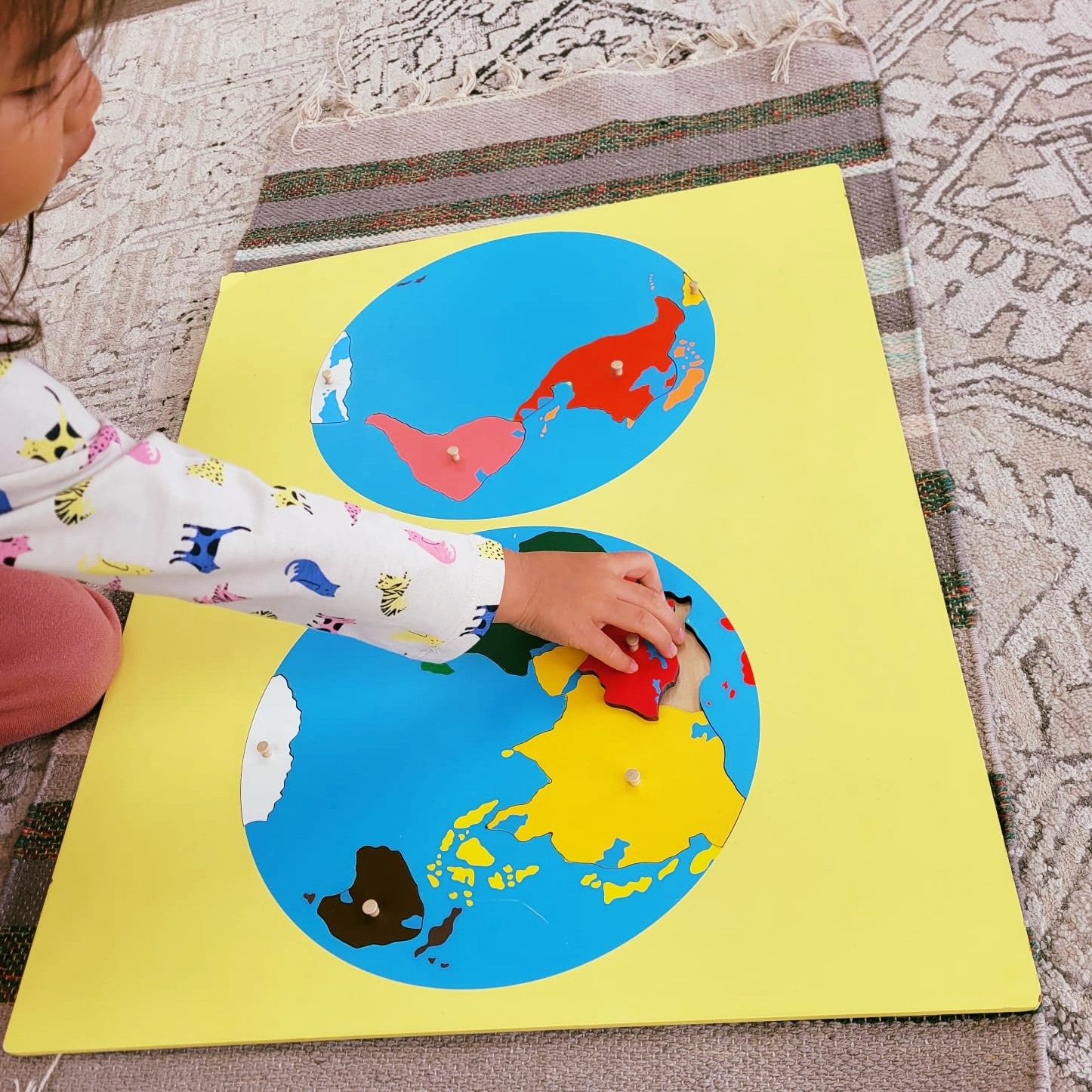 ๐ Introducing the World with Montessori Puzzle Maps! ๐บ๏ธ
At Lily Montessori, our puzzle maps are used to introduce children to the world in a hands-on way. By manipulating and placing the puzzle pieces, children develop an understanding of the shape and location of each continent, all while enhancing their fine motor skills.
This engaging activity encourages curiosity and builds a foundation for geographyโall through play and exploration! ๐
๐ Ready to give your child a world of learning opportunities? Enroll today! (Link In Bio)
๐ฑ+1 613-222-3666
#LilyMontessori #MontessoriMaterials #PuzzleMap #GeographyLearning #HandsOnLearning #MontessoriLife #EarlyChildhoodEducation #EnrollToday #OttawaParents #OttawaKids #OttawaChildcare #MontessoriOttawa #OttawaPreschool #YOW