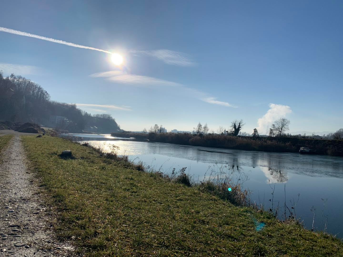 Samstag 28.12. fischen an der Donau/Landshaag.
Fische gibts dort keine, aber die Sonne war herrlich und Vater mit Sohn lange an der frischen Luft.
Kurzum aus dem Camper wurde ein Fischermobil!
#naturfreunde #campervanlife #campinglife #vanlifeaustria