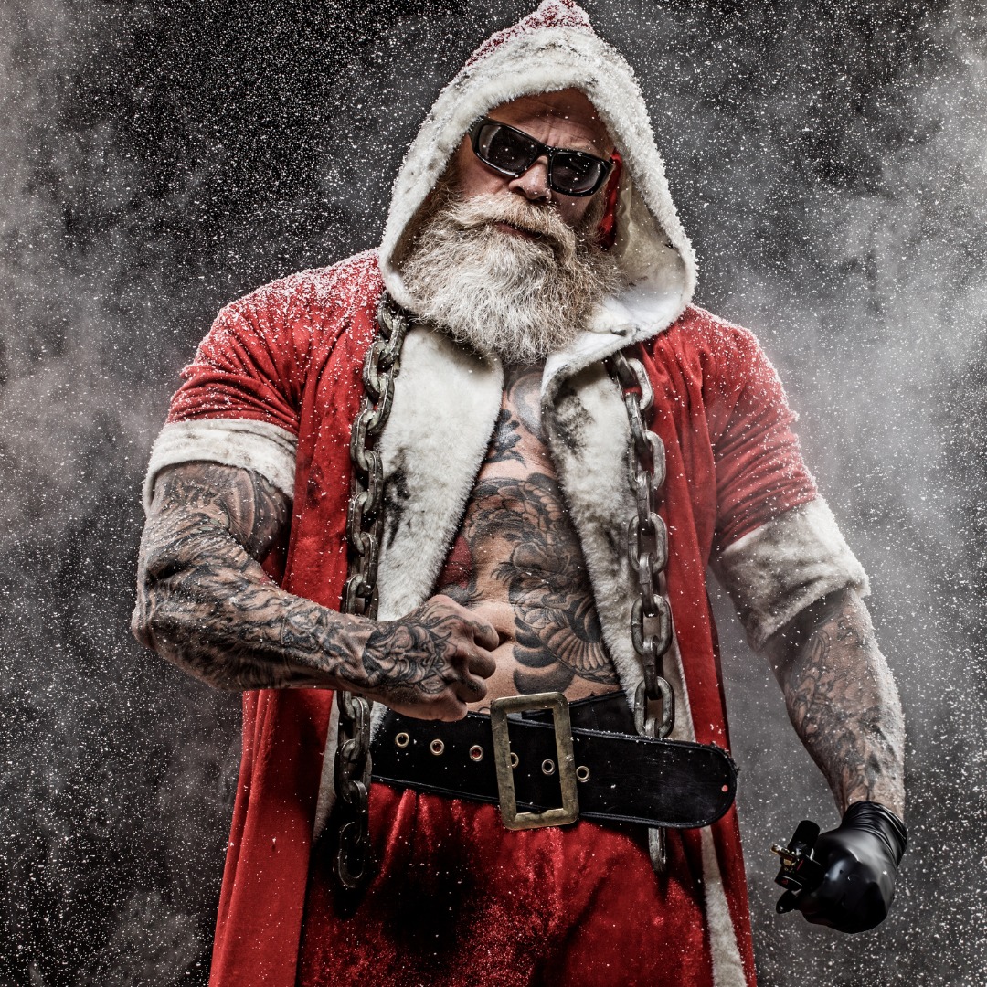 This is the Santa we all want a gift from this holiday season! If you dream of getting sleeved up at the north pole by big Klaus, check out our top-notch tattoo care products. 🎅🏻💪🏻
#santaklaustattoo #northpoletattoo #christmastattoogifts #naturaltattooaftercare