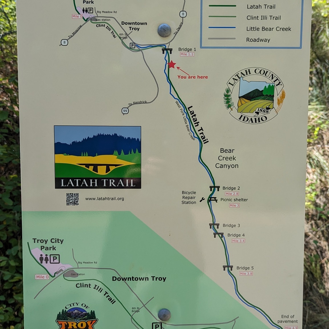 Perhaps you've noticed the new trail signs installed in the past year: one located at the park in Troy to let people know that the trail continues beyond Highway 8, and one in Bear Creek Canyon. Others are coming soon!
If you see Latah Trail Foundation Board member Matt Kitterman around town, thank him for designing these trail signs!
If you want to donate to improve this and other aspects of the trail, visit https://www.latahtrail.org/donate.